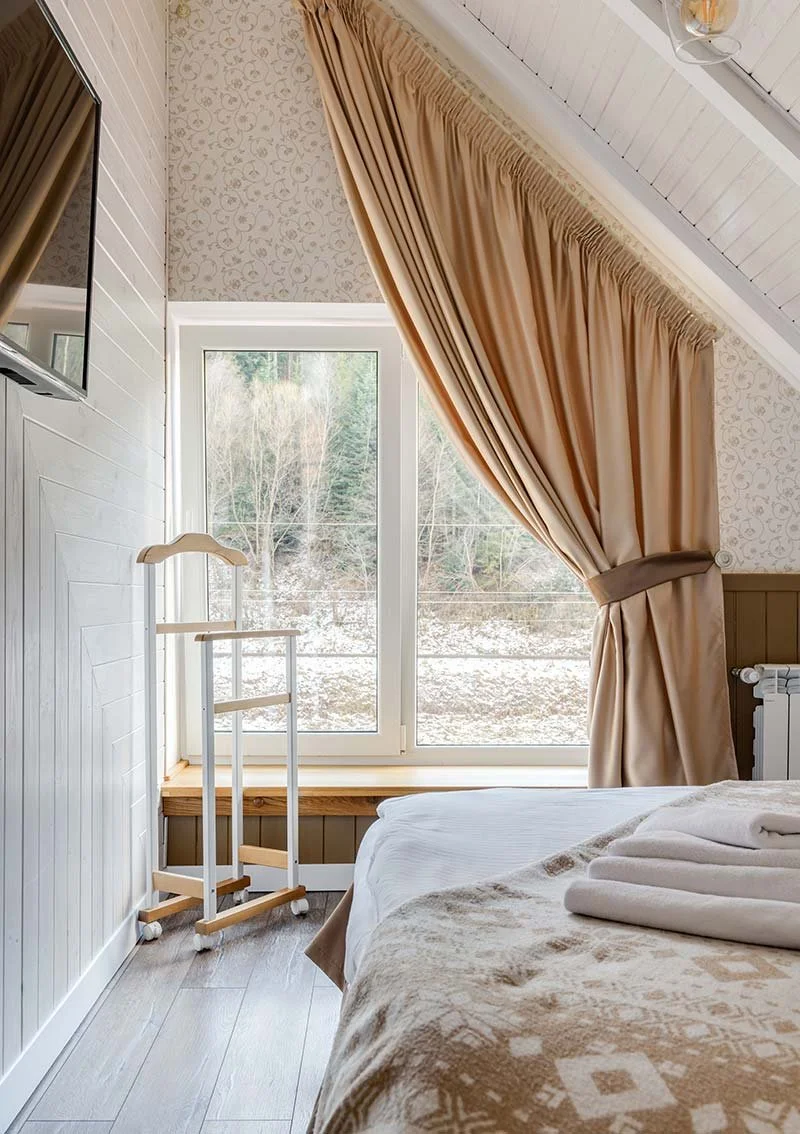 Clean, calming, mountain vacation home bedroom in Black Butte, Sisters, Oregon