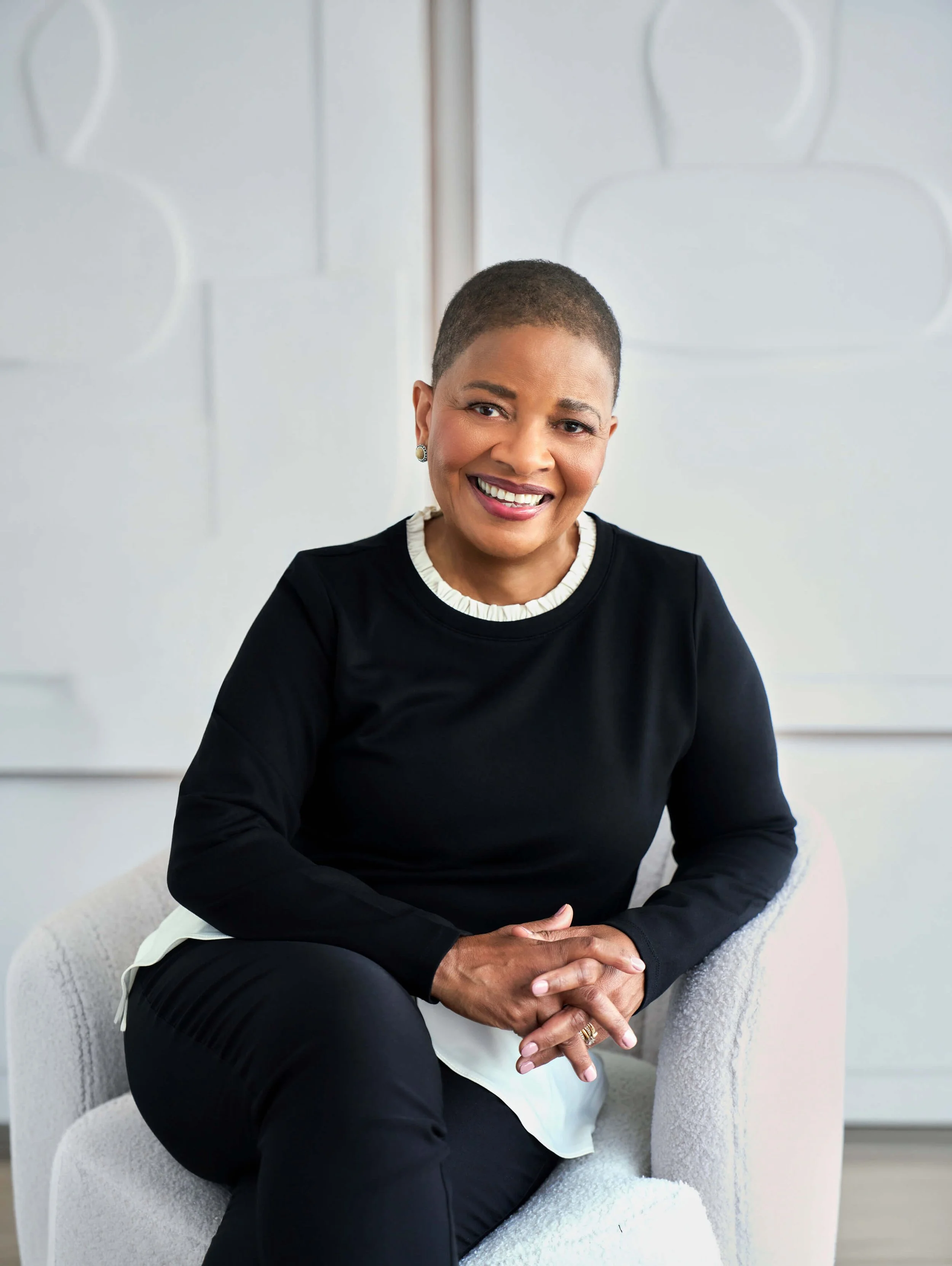 Storytelling coach and keynote speaker for teams and individuals.