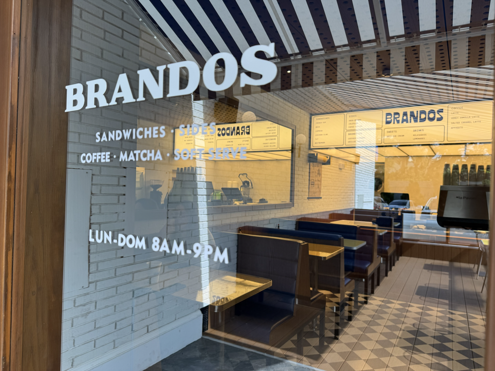 BRANDOS_B02_2.png