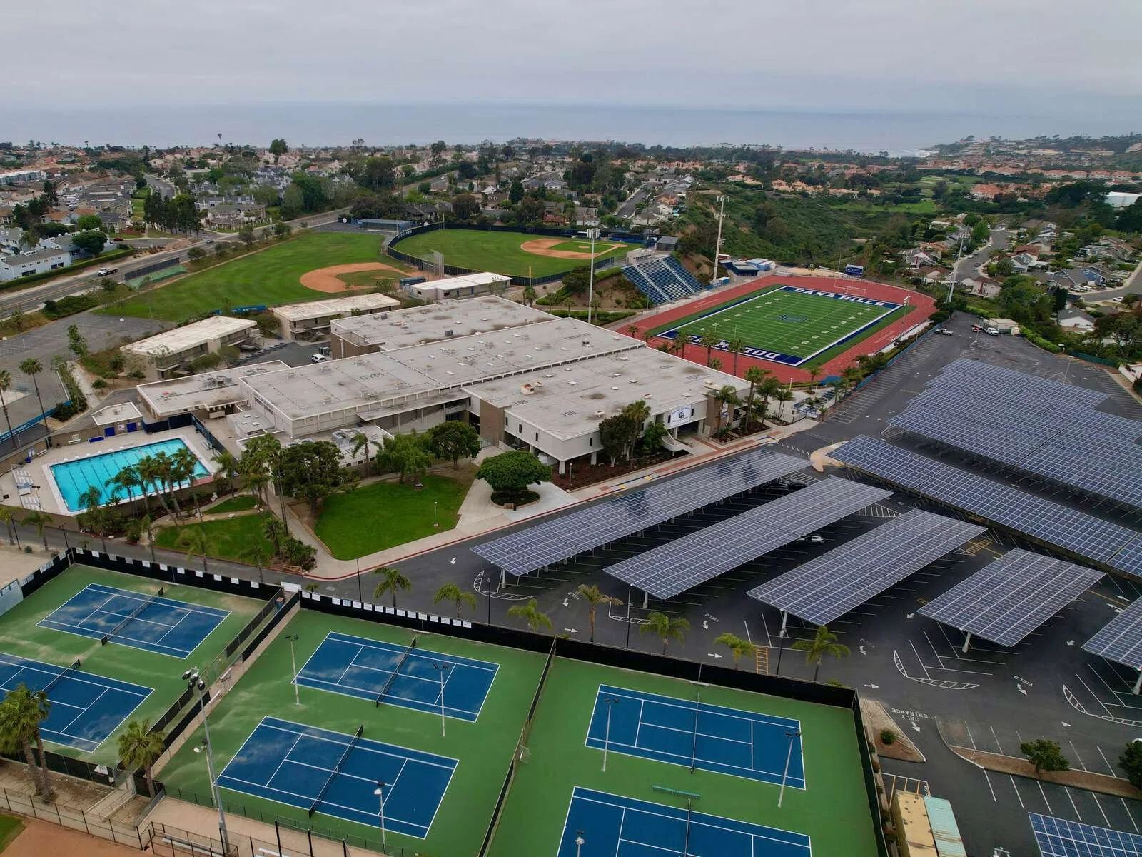 Dana Hill HS - Wikipedia.jpg