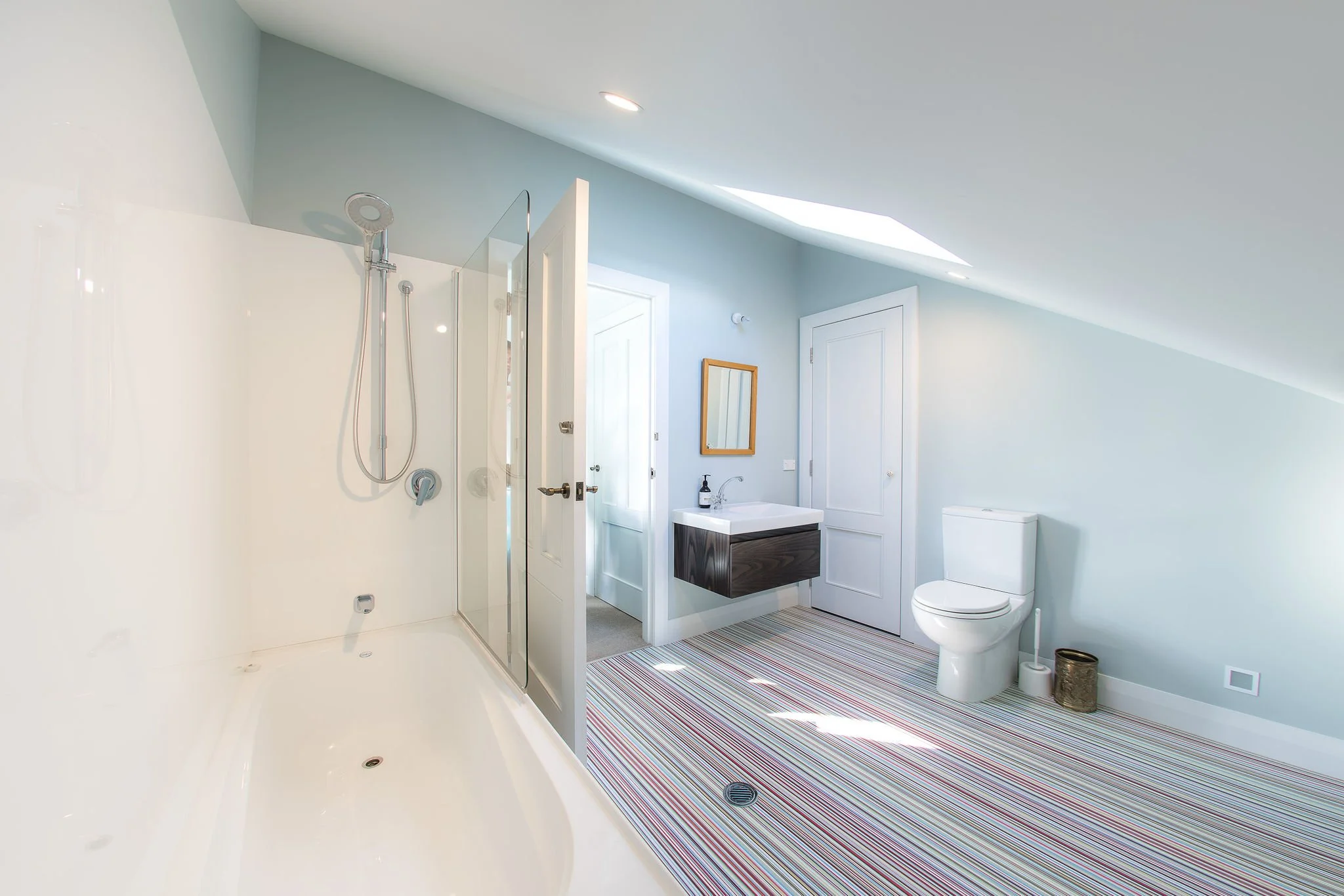 Bathroom1.jpg