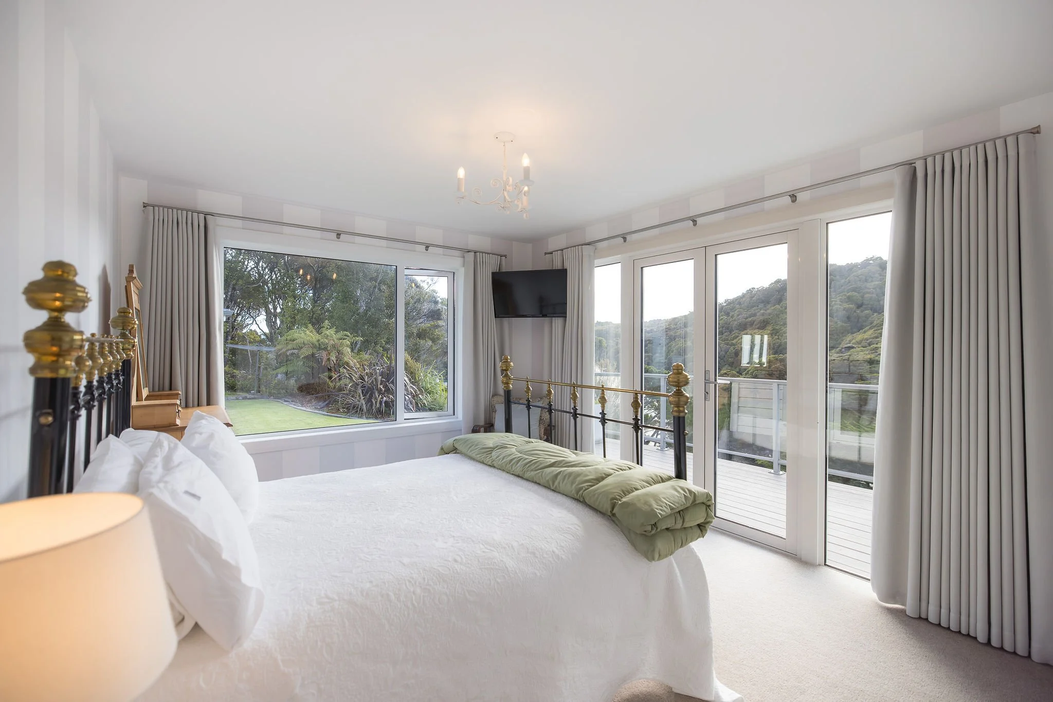 Queen Bedroom