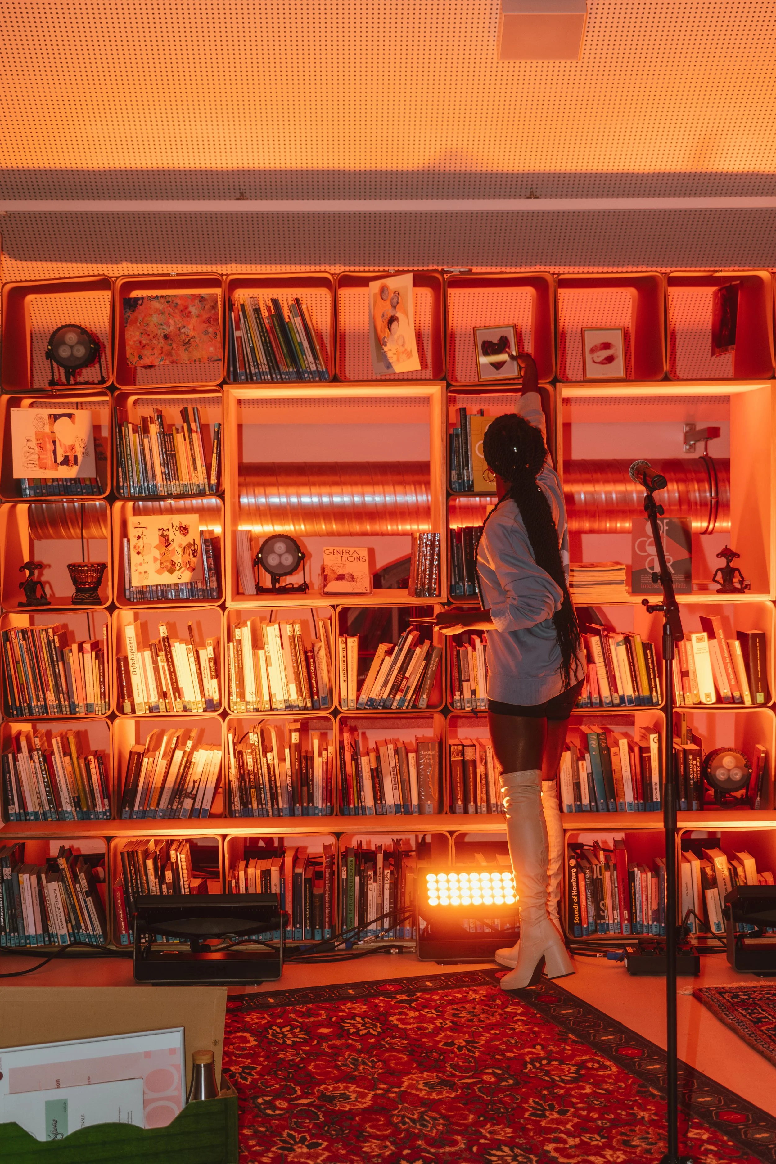 Tiny Concerts Vol. 1 
Ort: Gasteig HP 8 x Münchner Stadtbibliothek
Clara Hellinger @onmynextfilm