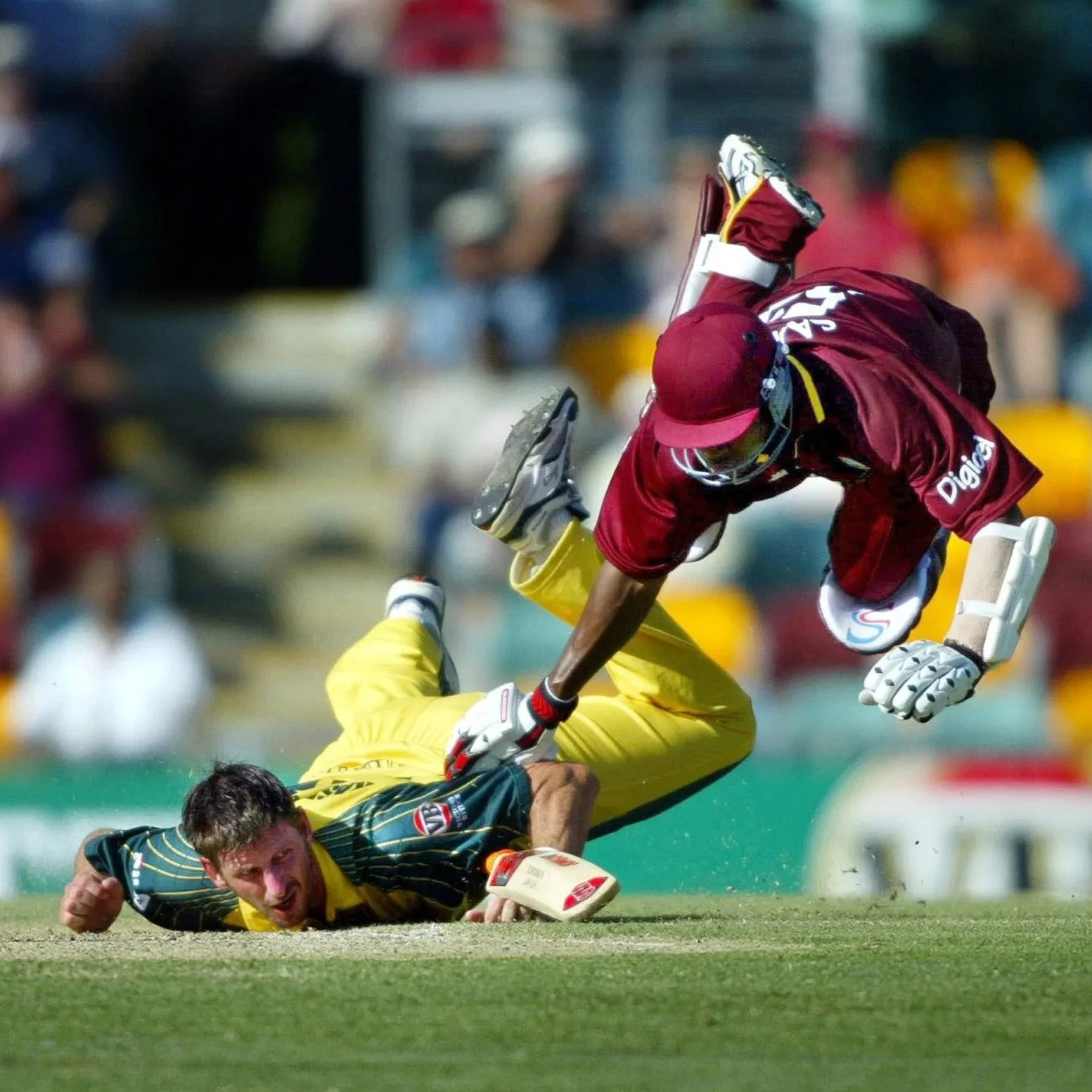 az20040121_cricket.jpg