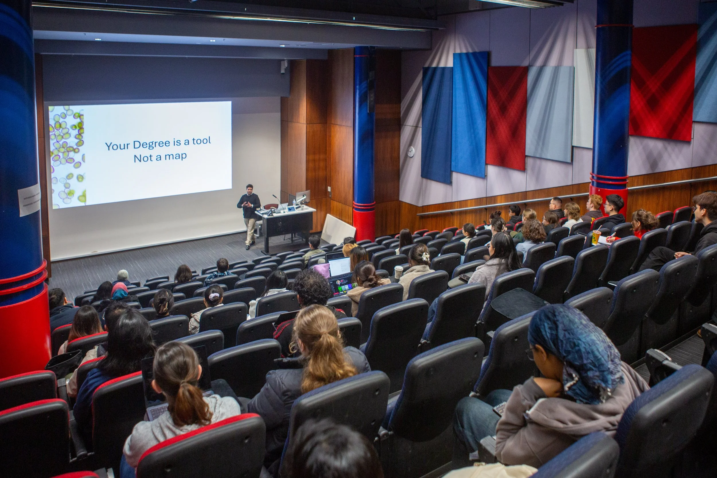 az202050820_UOW_Careers-5893.jpg