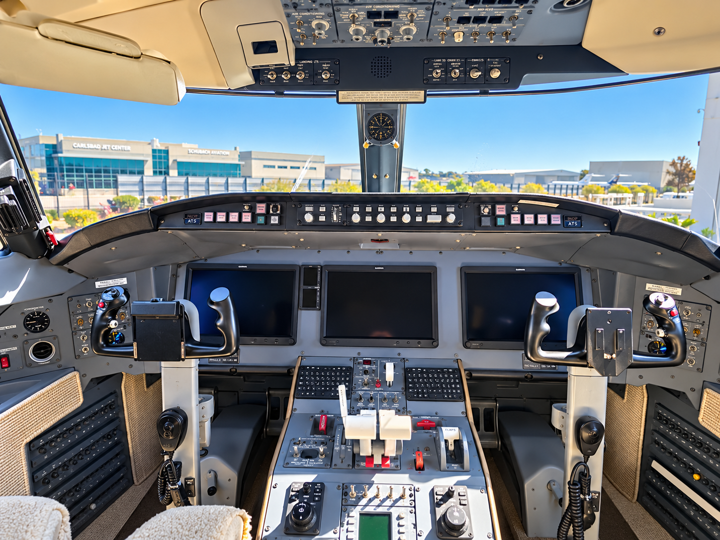 Challenger 604,  flight deck, detail, mobile aircraft detailing across San Diego, CA