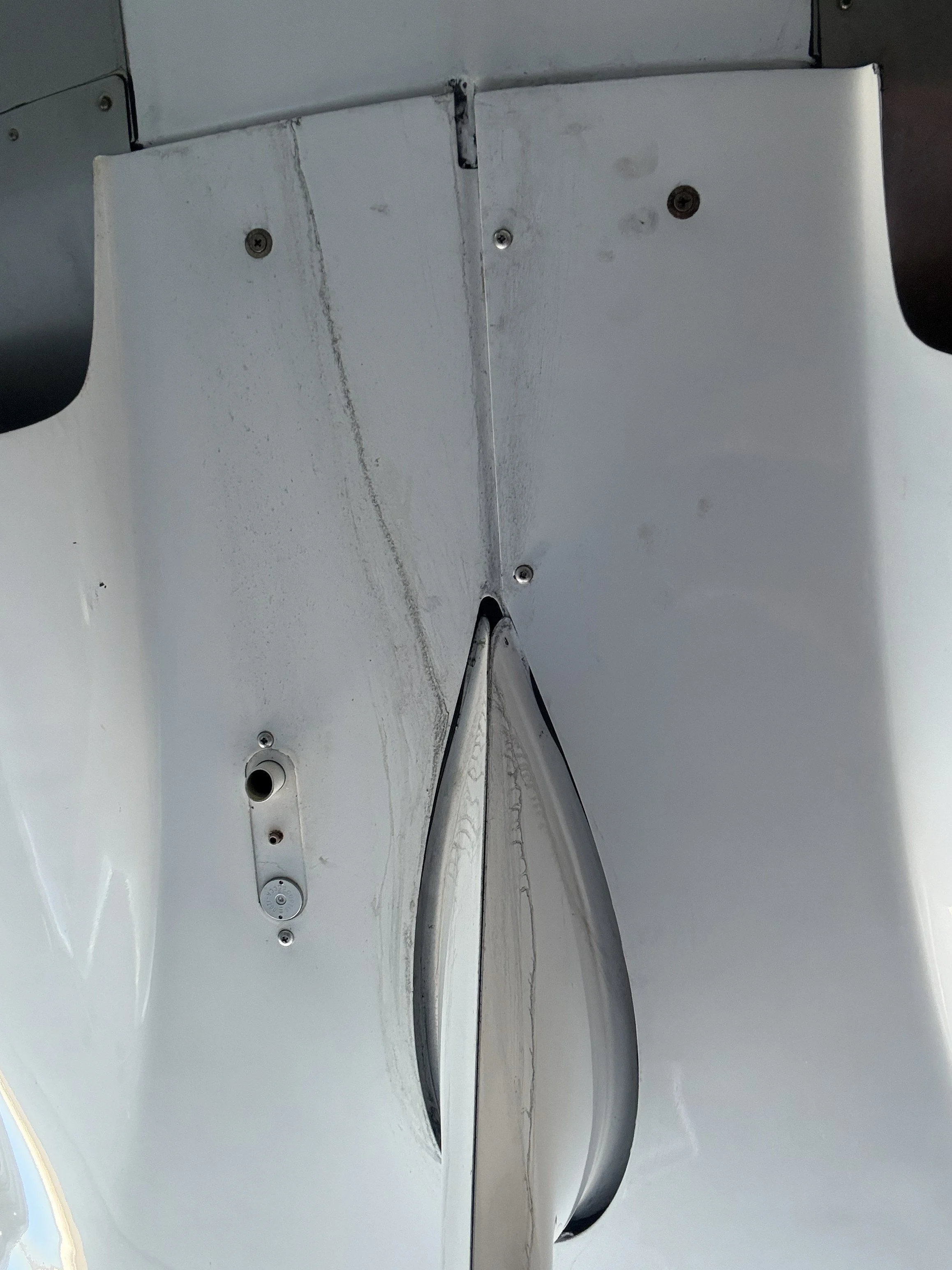Cirrus SR22 Belly grease and grim Gillespie field airport