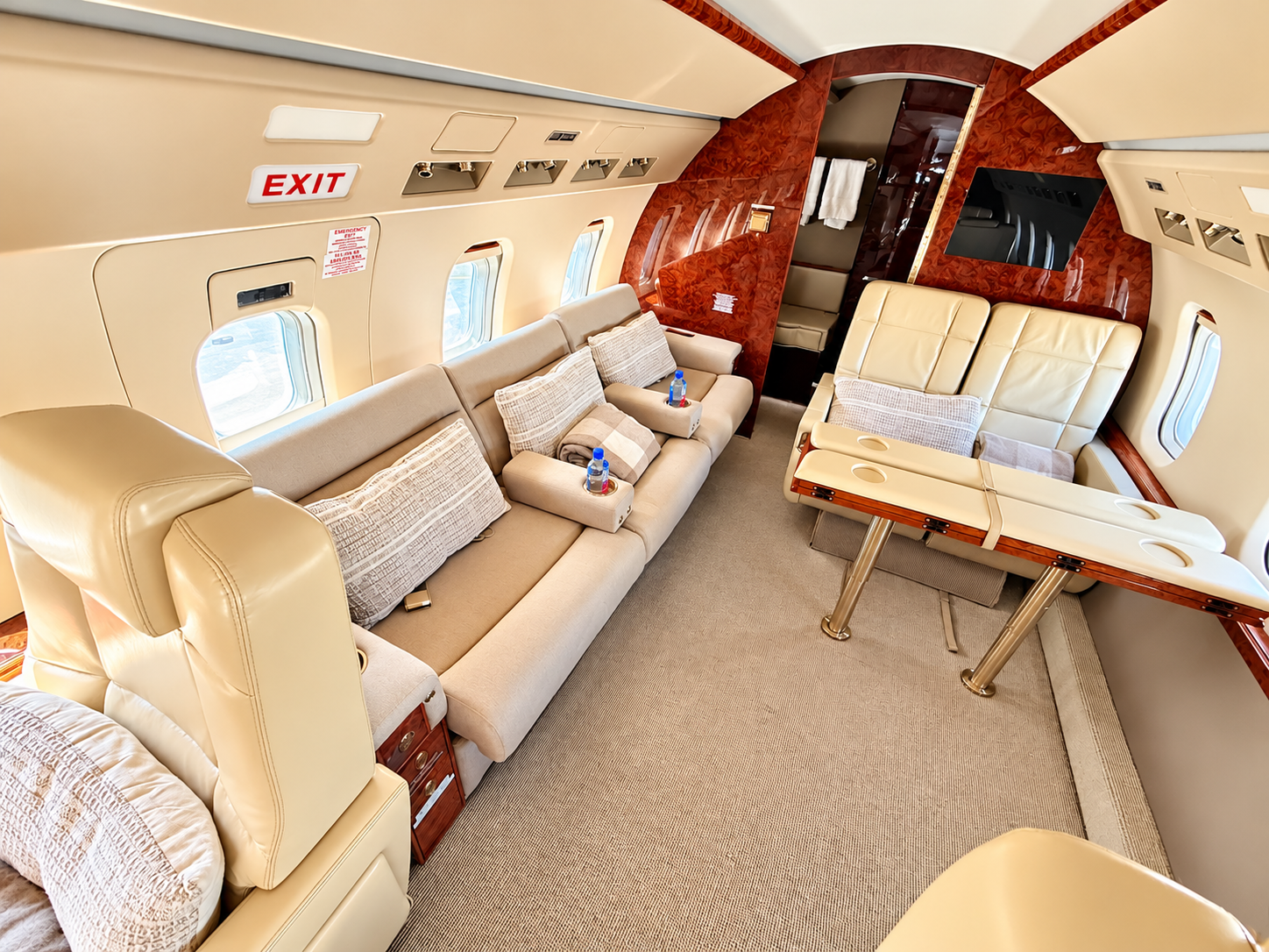 Challenger 604 Super Mid Size Jet Cabin Interior 2 Detail