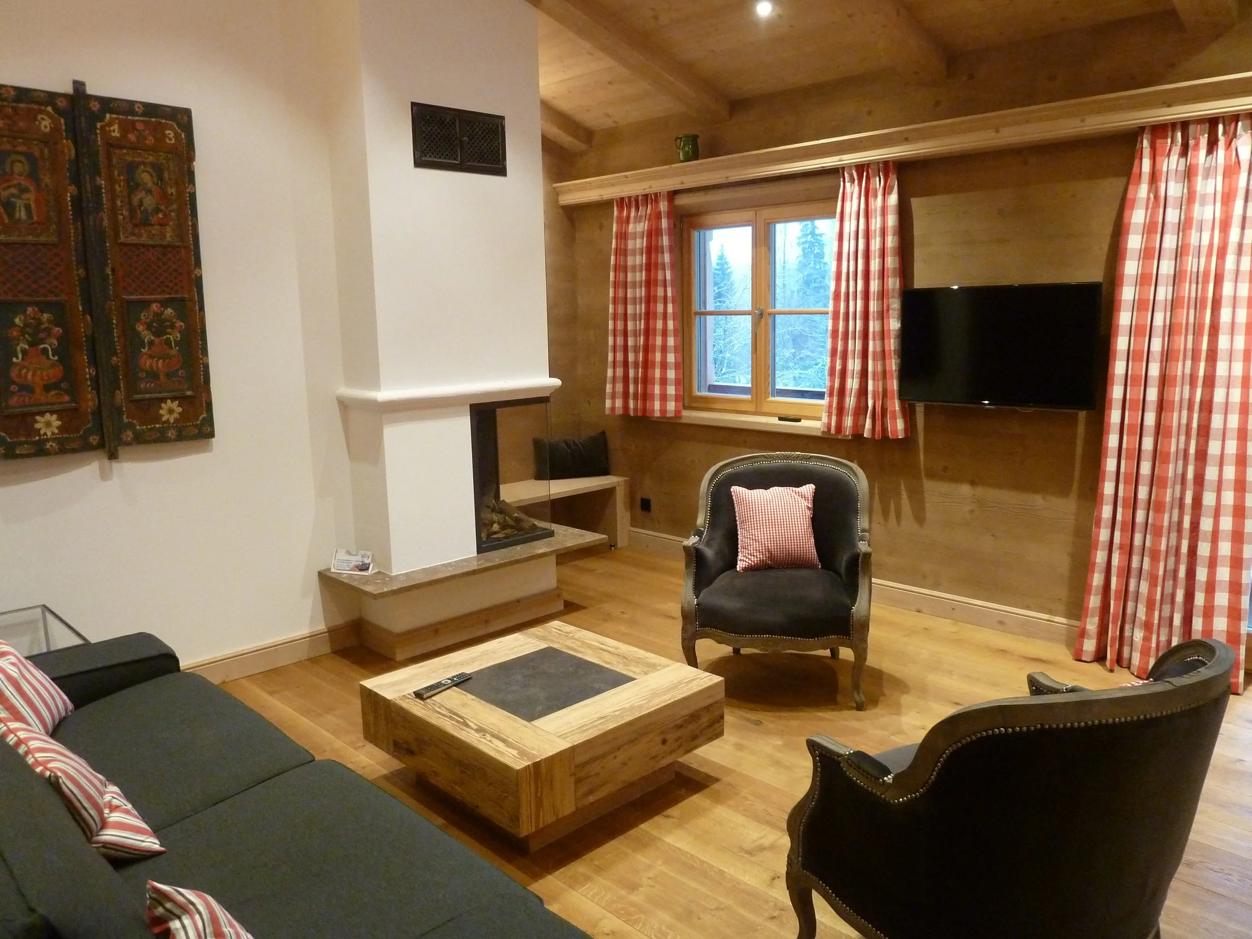 Wohnzimmer mit Gaskamin
