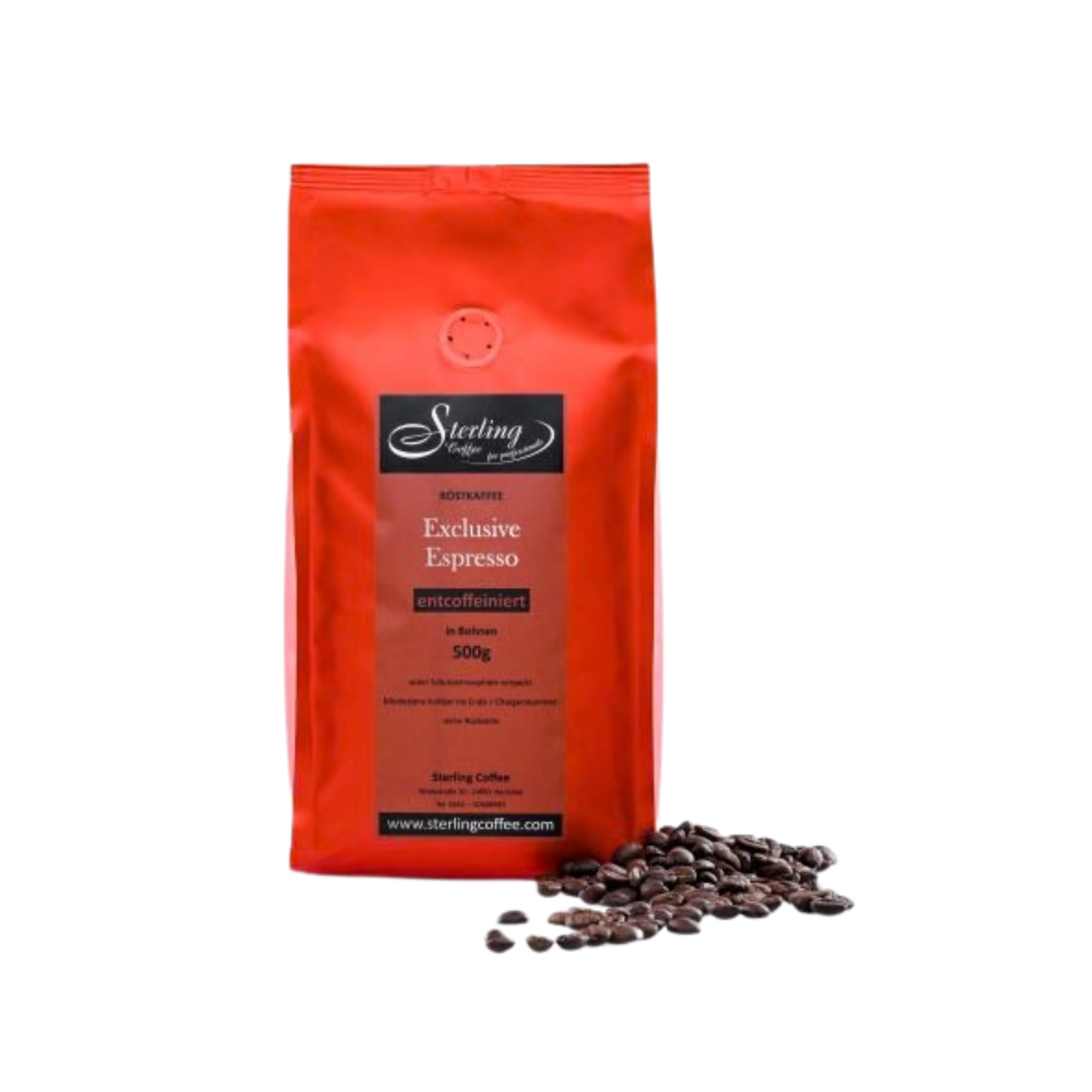 Eine Packung Sterling Kaffee Evolution Espresso auf einem schwarzen Hintergrund mit Kaffeebohnen im Vordergrund.