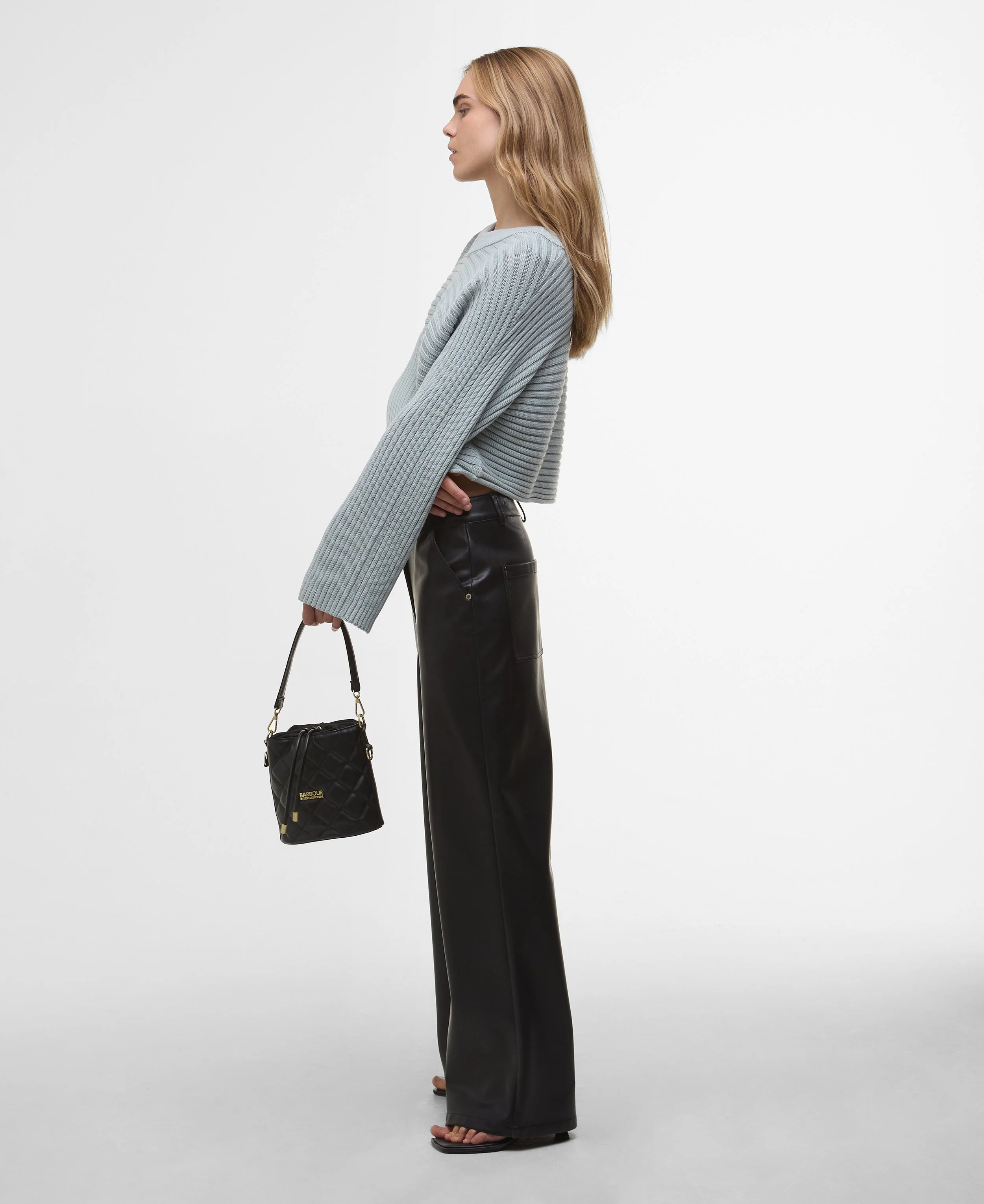 LKN1624BL17_03getthelook.jpg