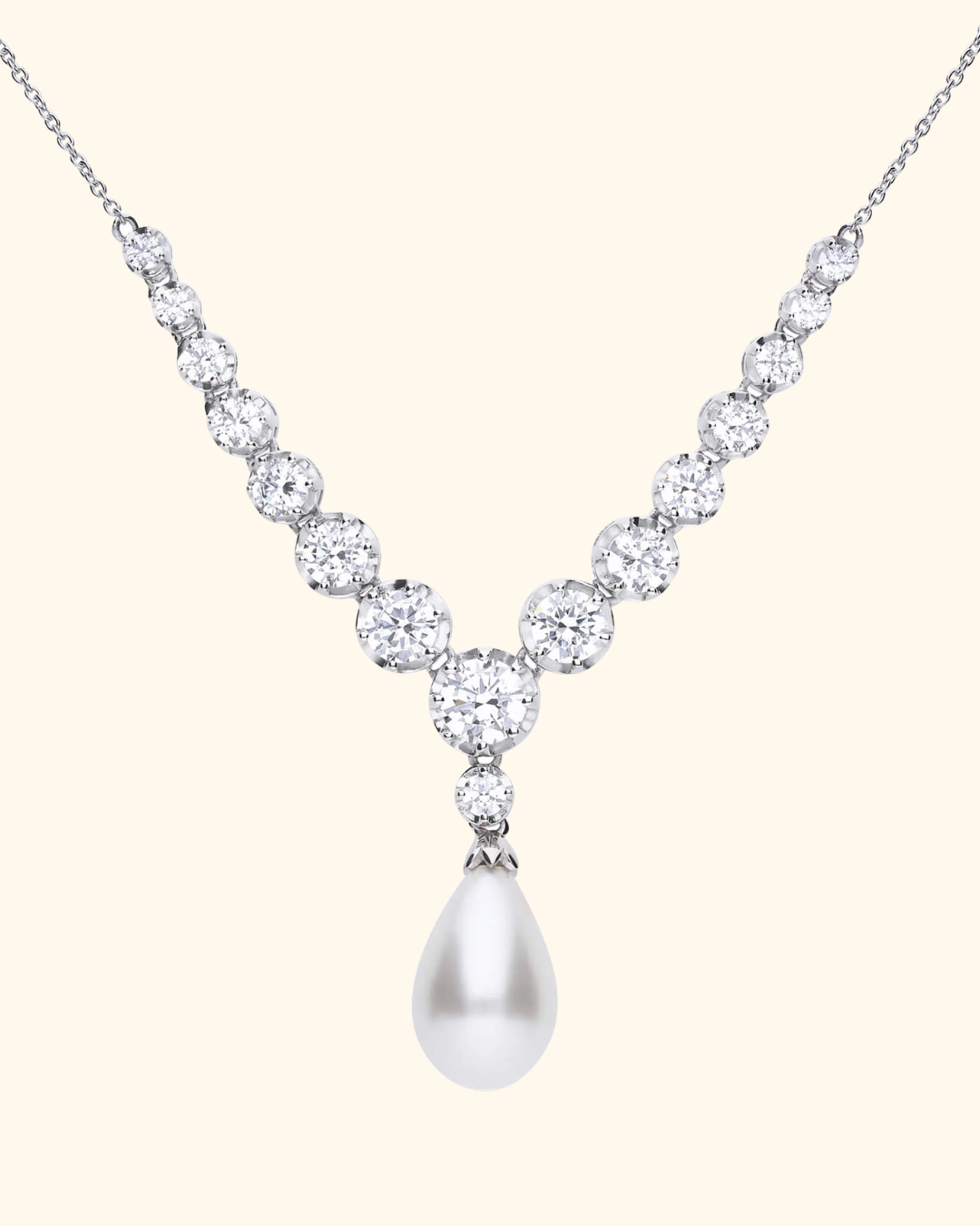 Elegante Halskette mit Diamanten und Perle