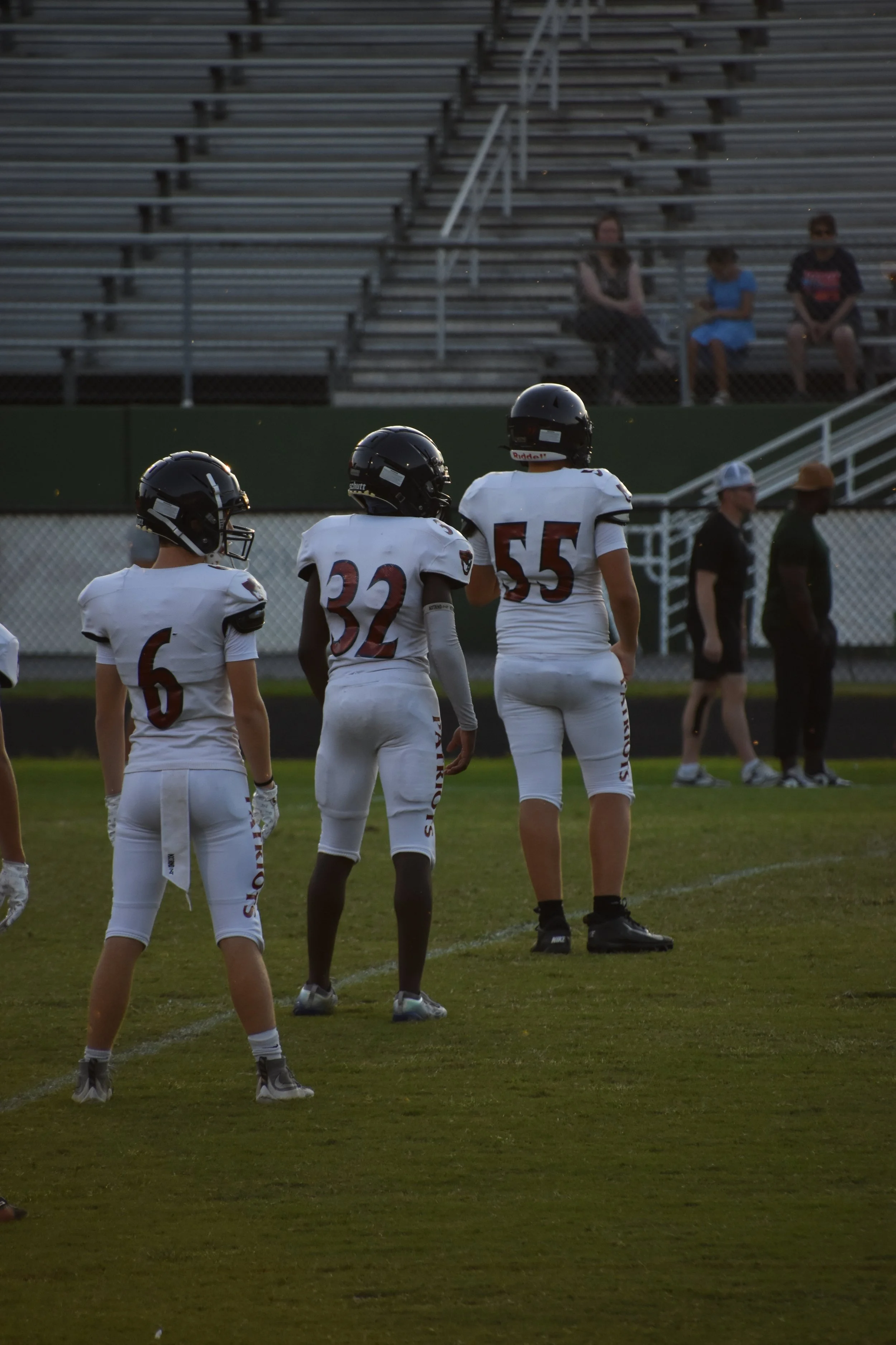 Gabriel Wilburn - football kickoff