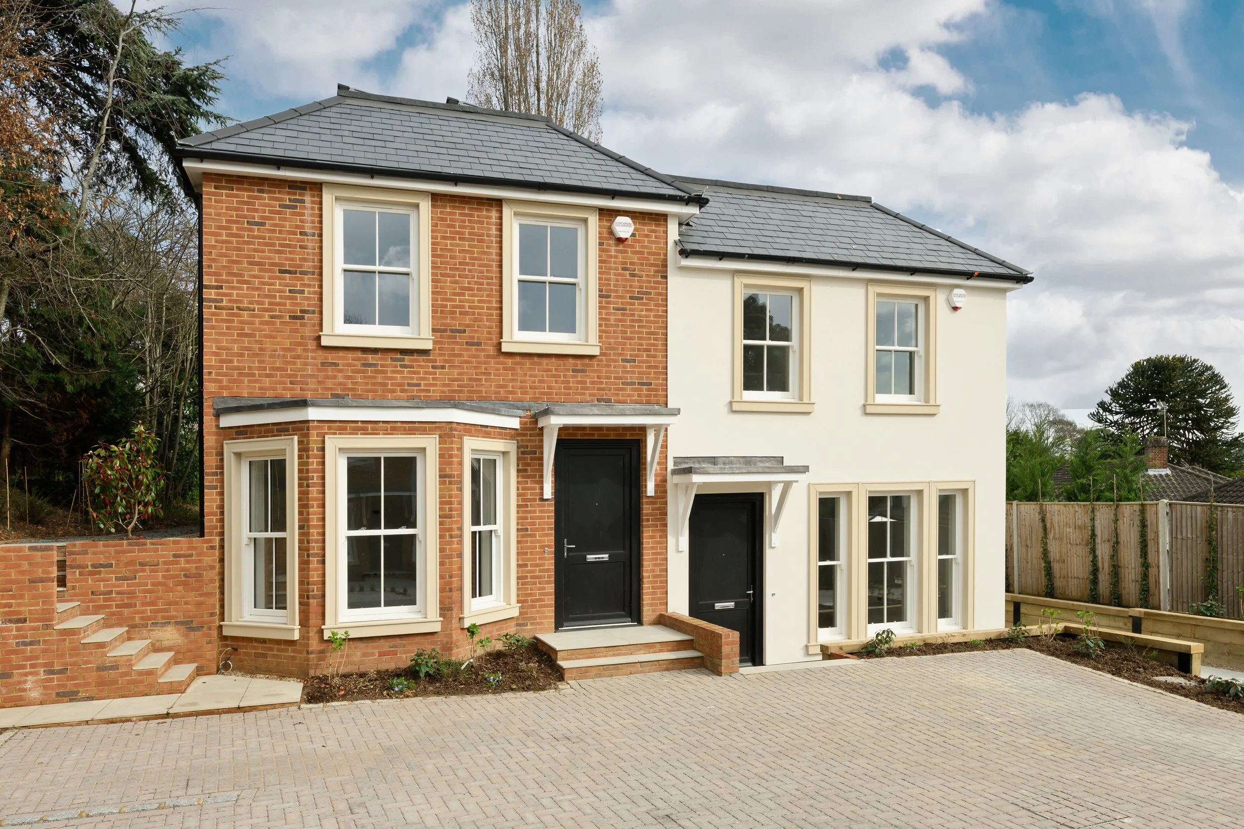 Twinoaks, Cobham