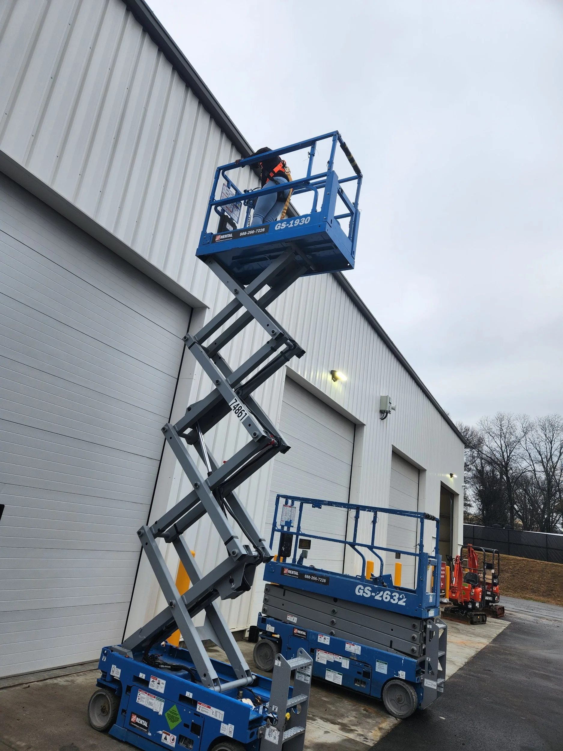 CERTIFIED TO OPERATE SCISSOR LIFTS AND BOOM LIFTS PROVIDING SAFE ACCESS TO DIFFICULT TO REACH PLACEES