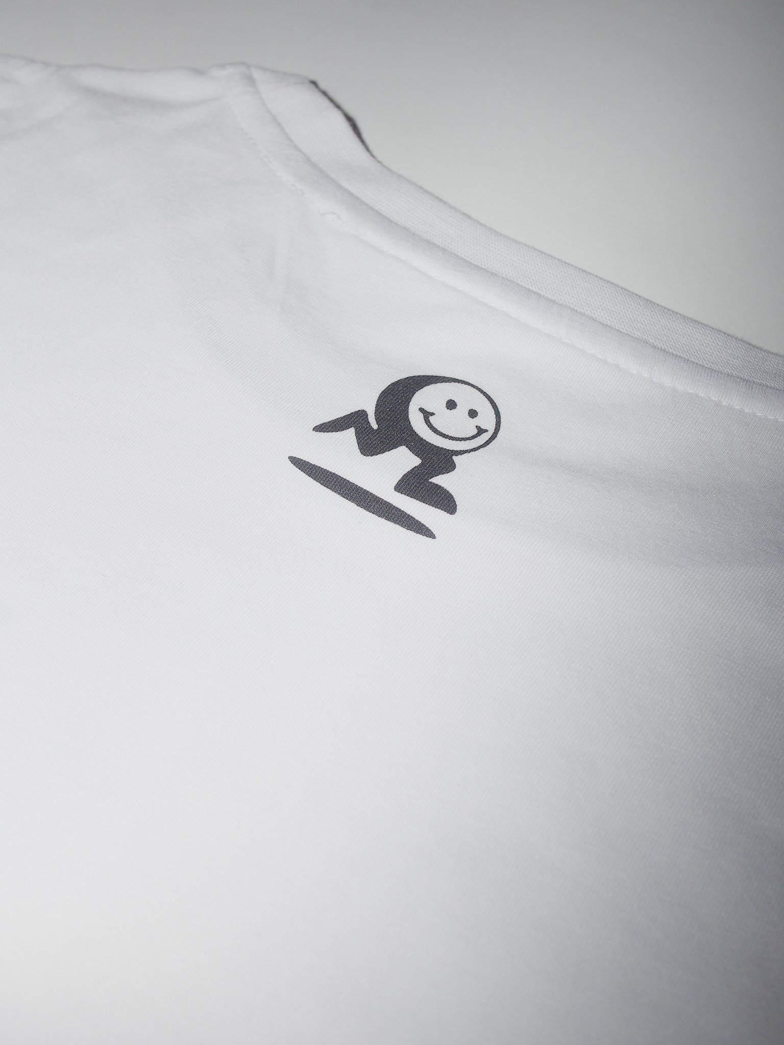 White-T-Shirt-Crop-Big-face (7).jpg