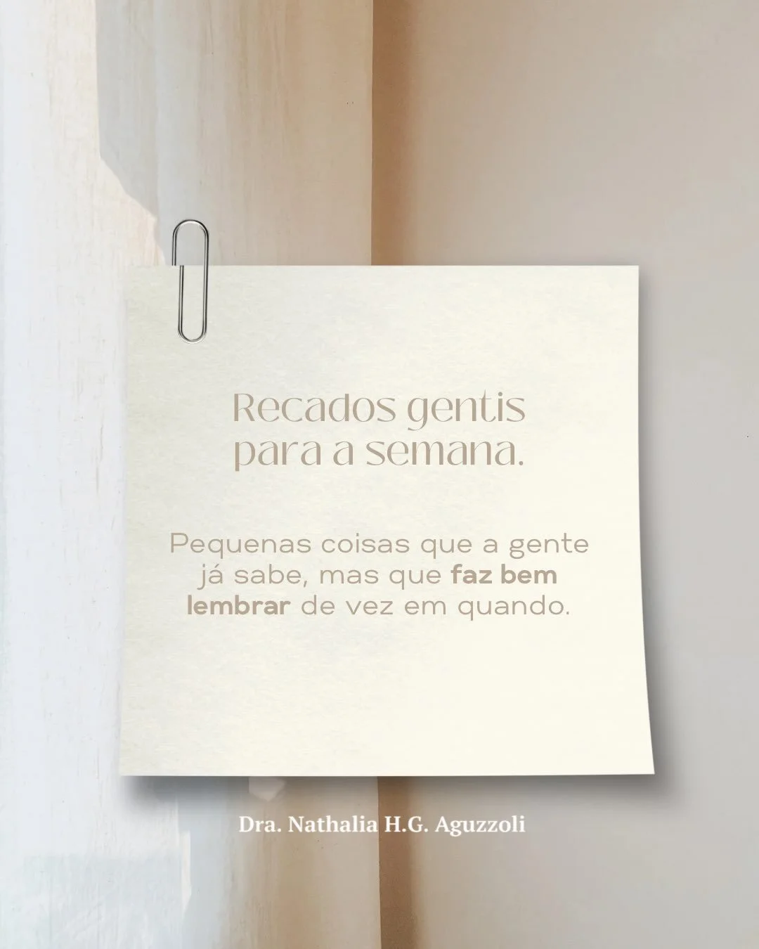 Algumas coisas a gente j&aacute; sabe, mas, &agrave;s vezes, faz bem lembrar. 🤍

Pequenos cuidados, pequenas pausas e um pouco mais de aten&ccedil;&atilde;o ao que nos faz bem.

Para guardar por aqui e voltar sempre que precisar. ✨