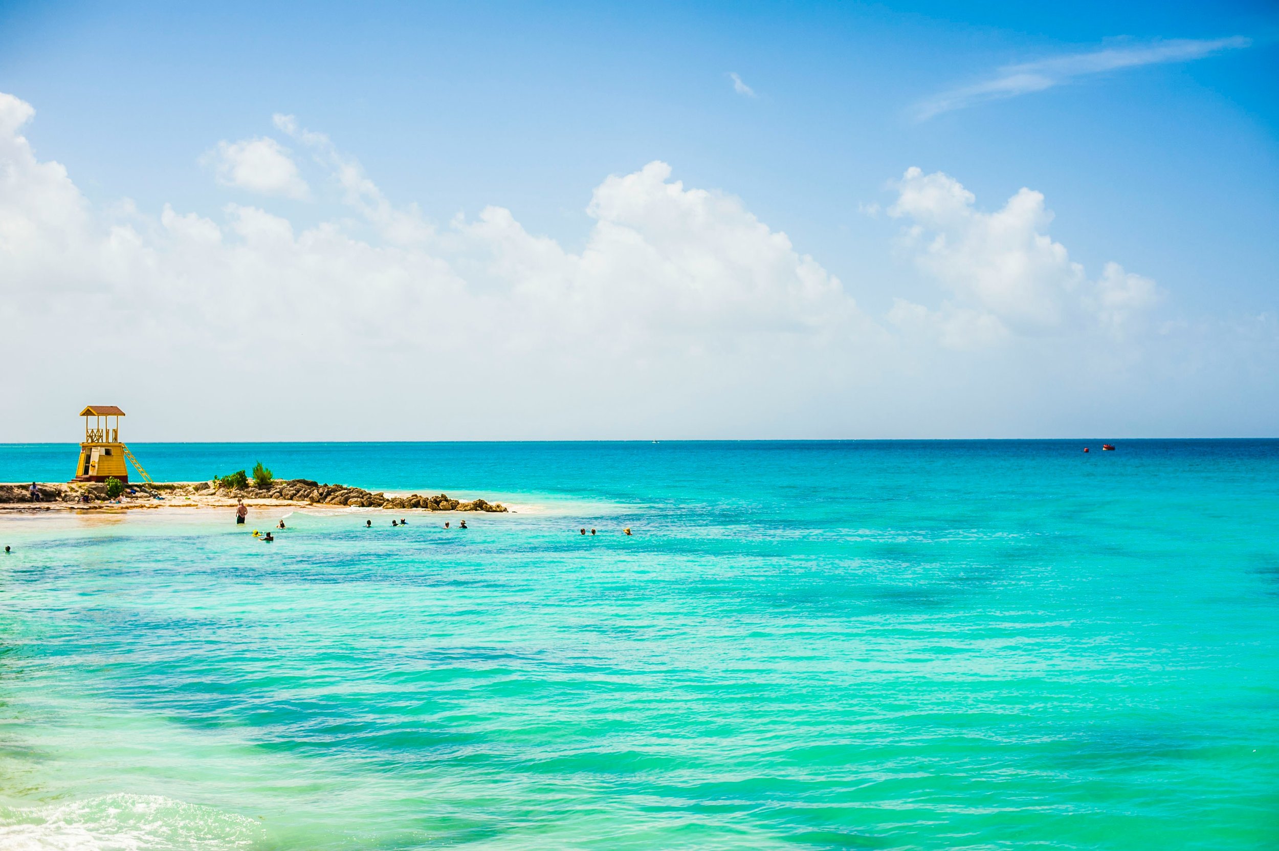 What's Within Walking Distance of Hotel Manyana?