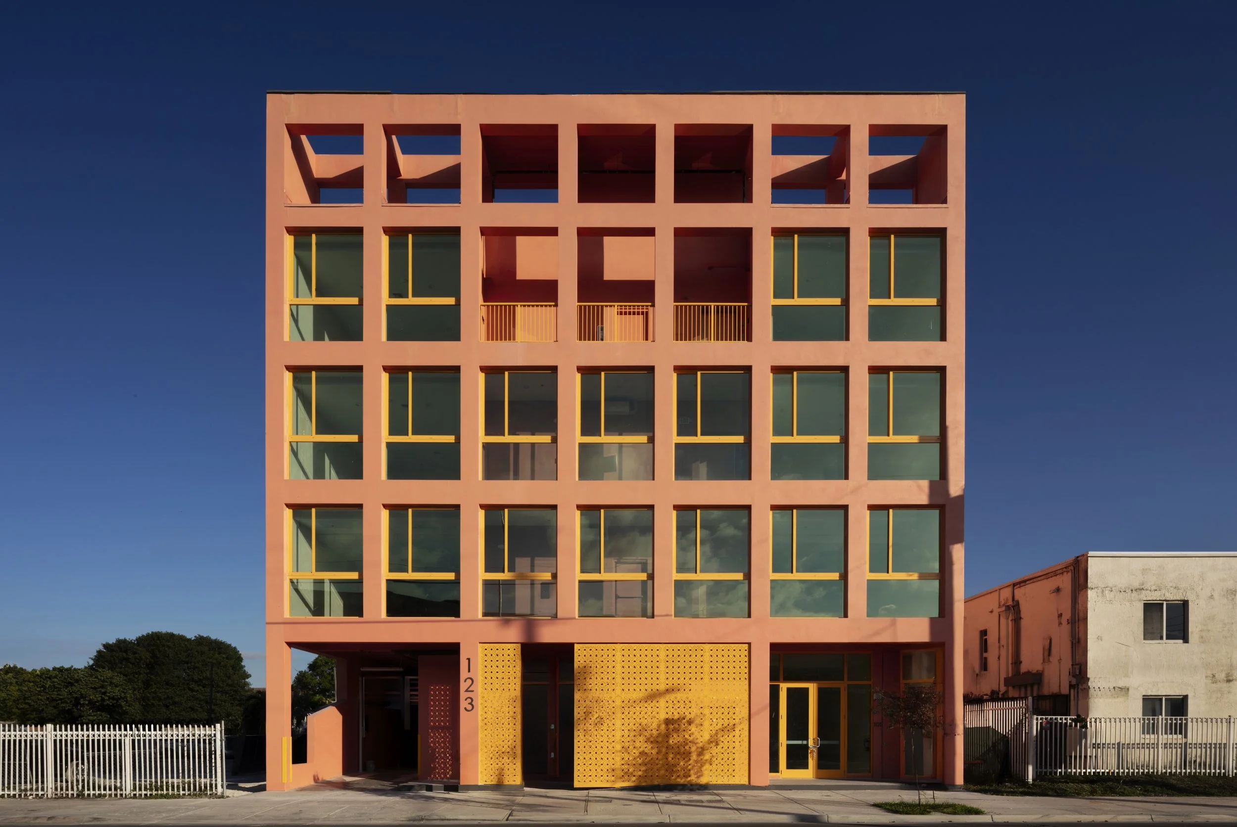 Overtown Apartments, Cure & Pennebad Architects