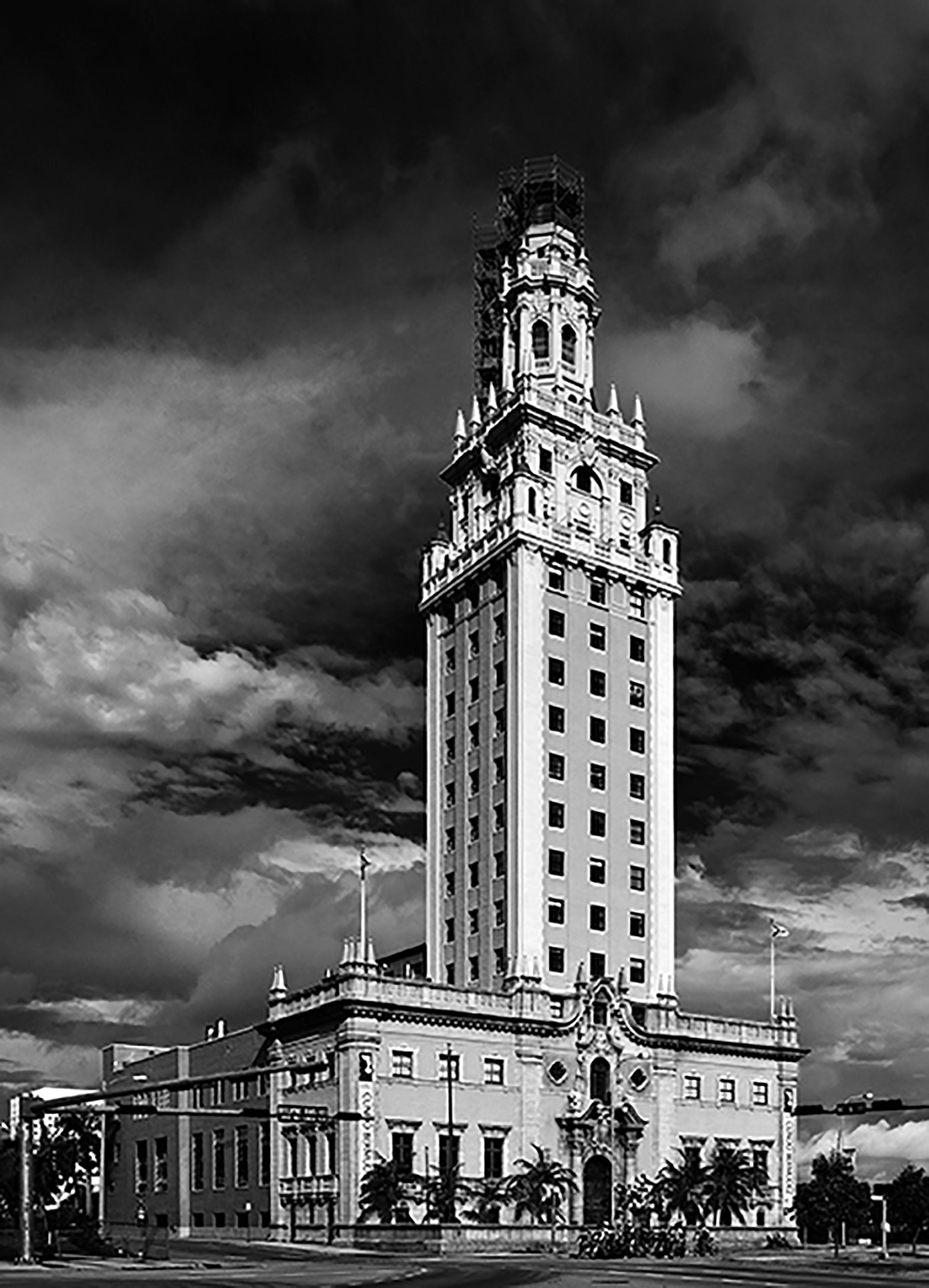 MIAMI-downtown freedom tower.jpg