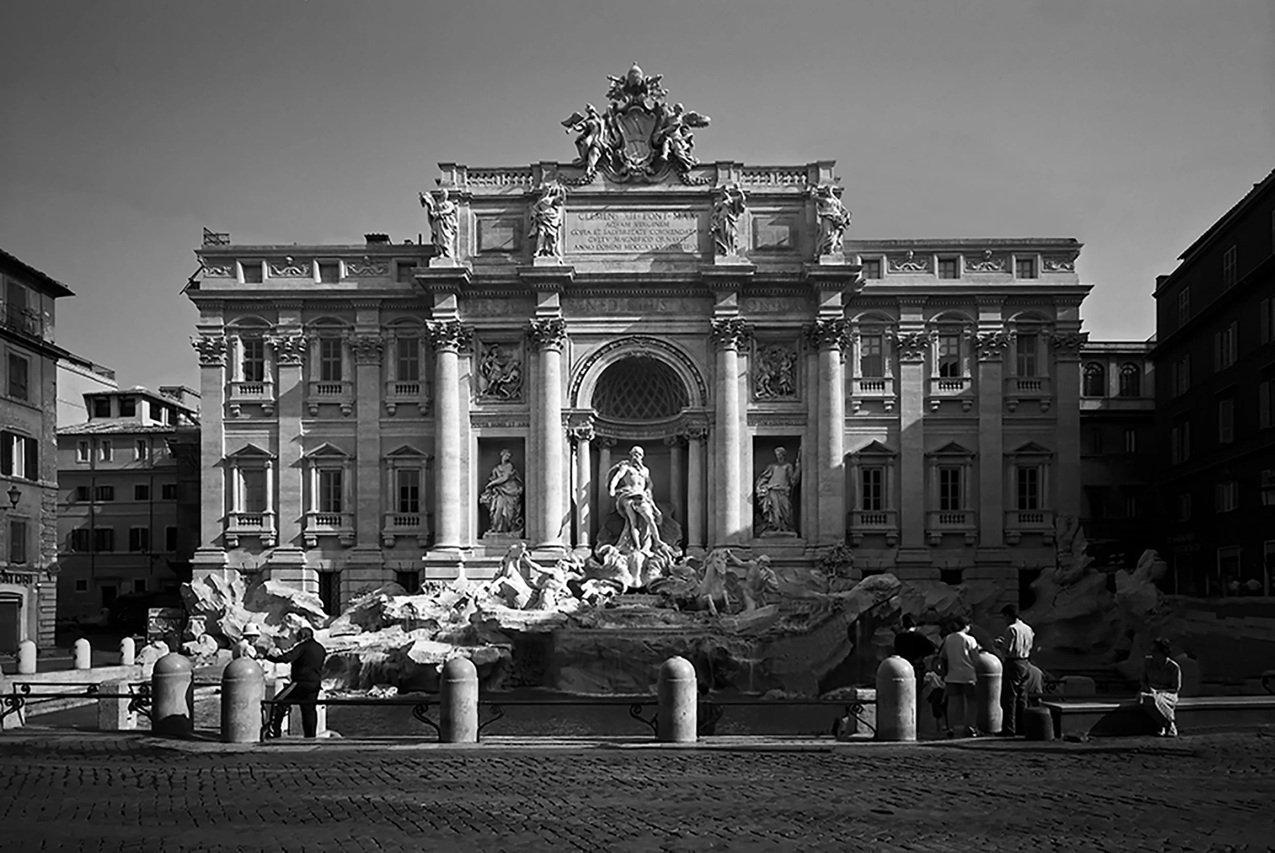 V ROME trevi fountain.jpg