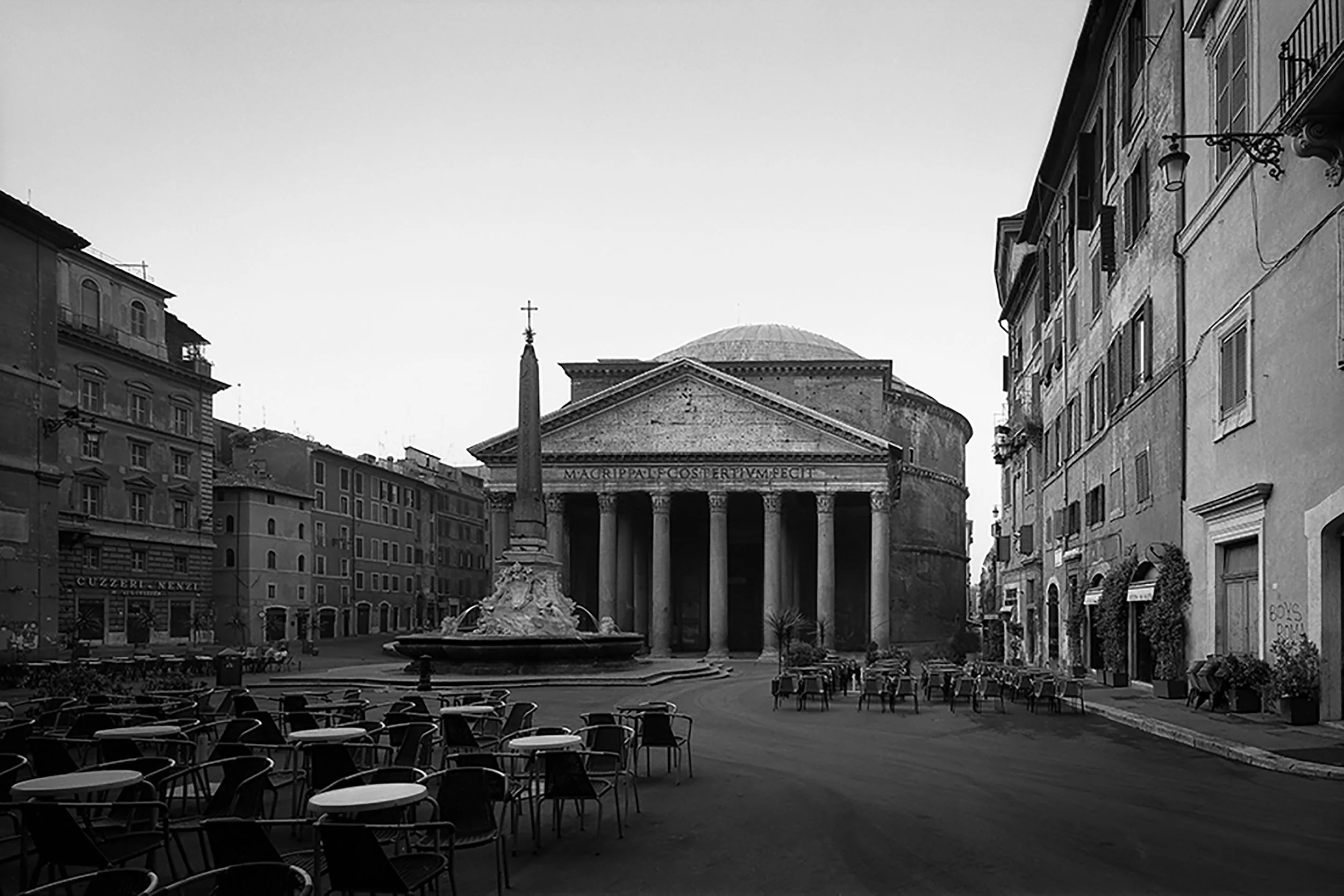 V ROME pantheon  sharpened.jpg
