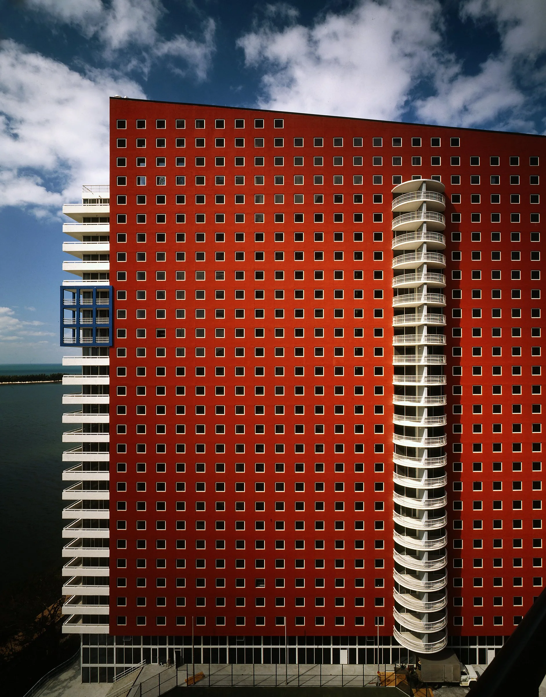 Atlantis, Arquitectonica 