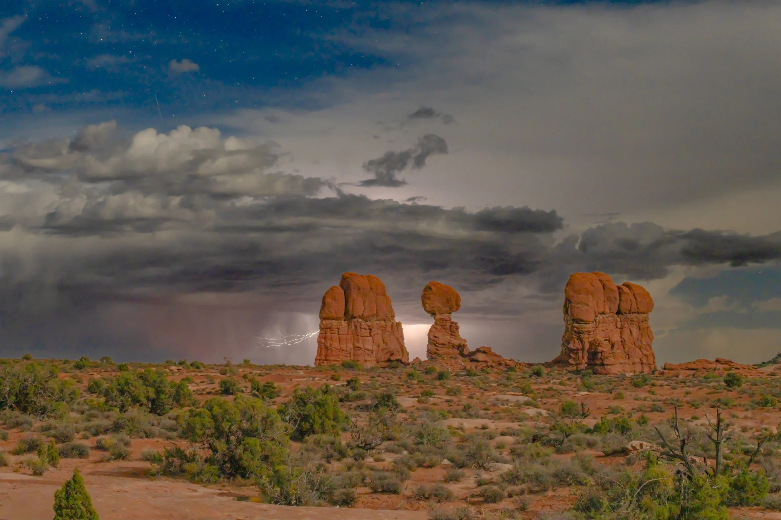 Balanced Lightning