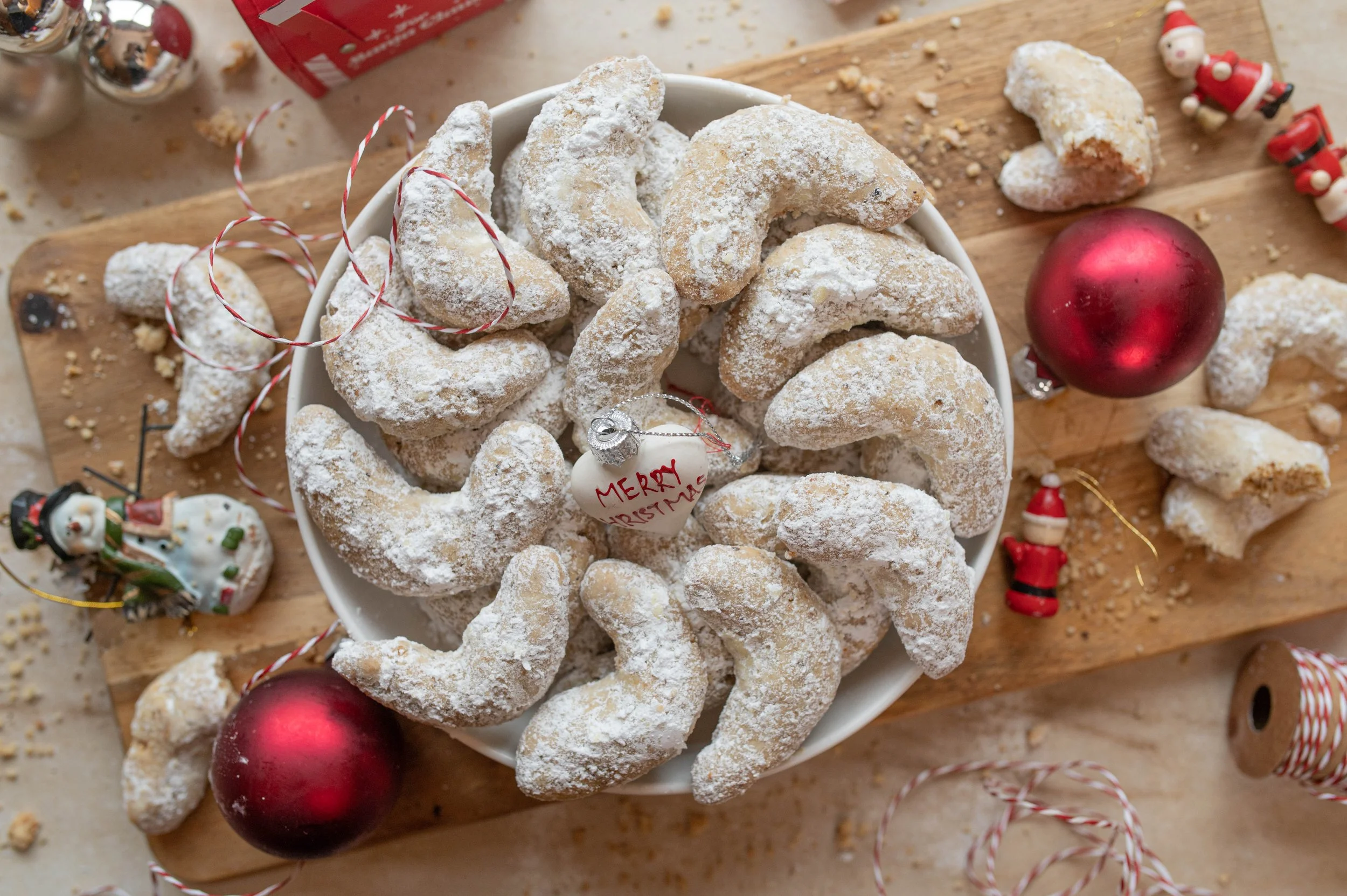 Omas unwiderstehliche Vanillekipferl – Der mürbe Klassiker ohne Ei - Weihnachtsbäckerei