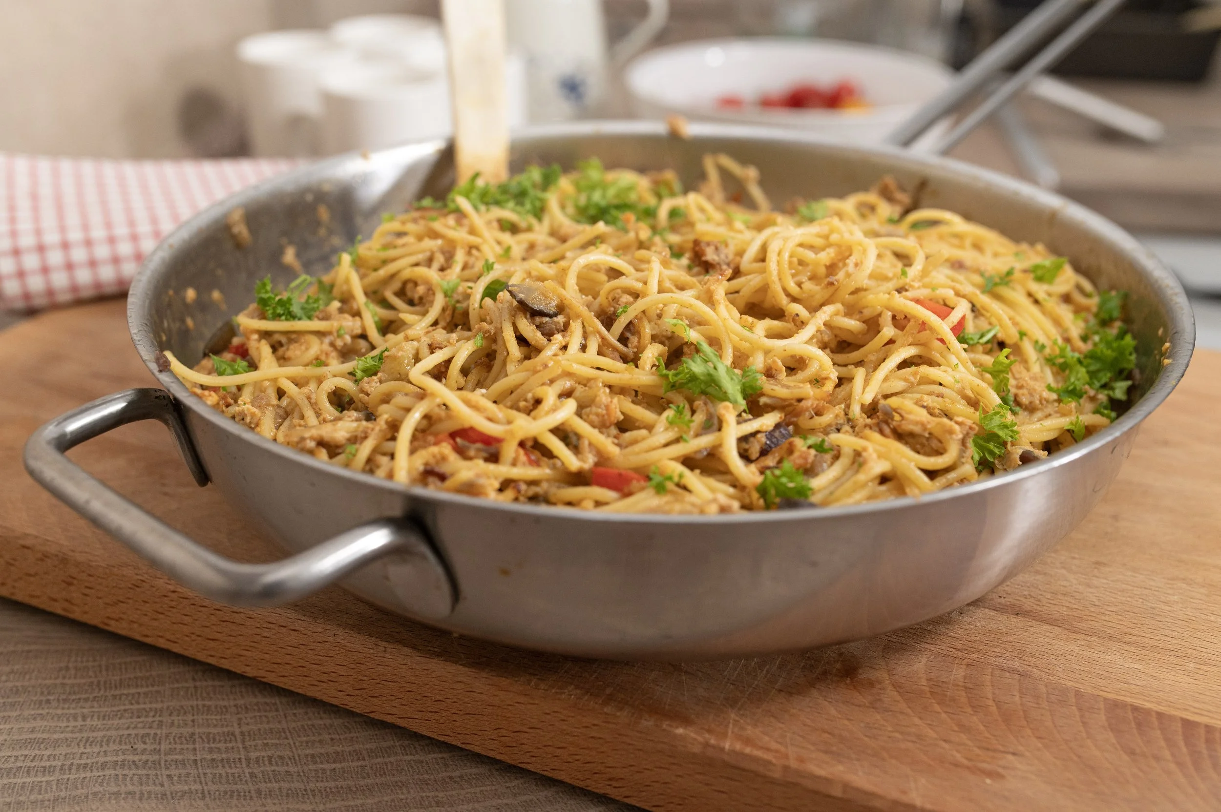 Gebratene Nudeln mit Ei und bunten Gemüse - Schnelles Rezept