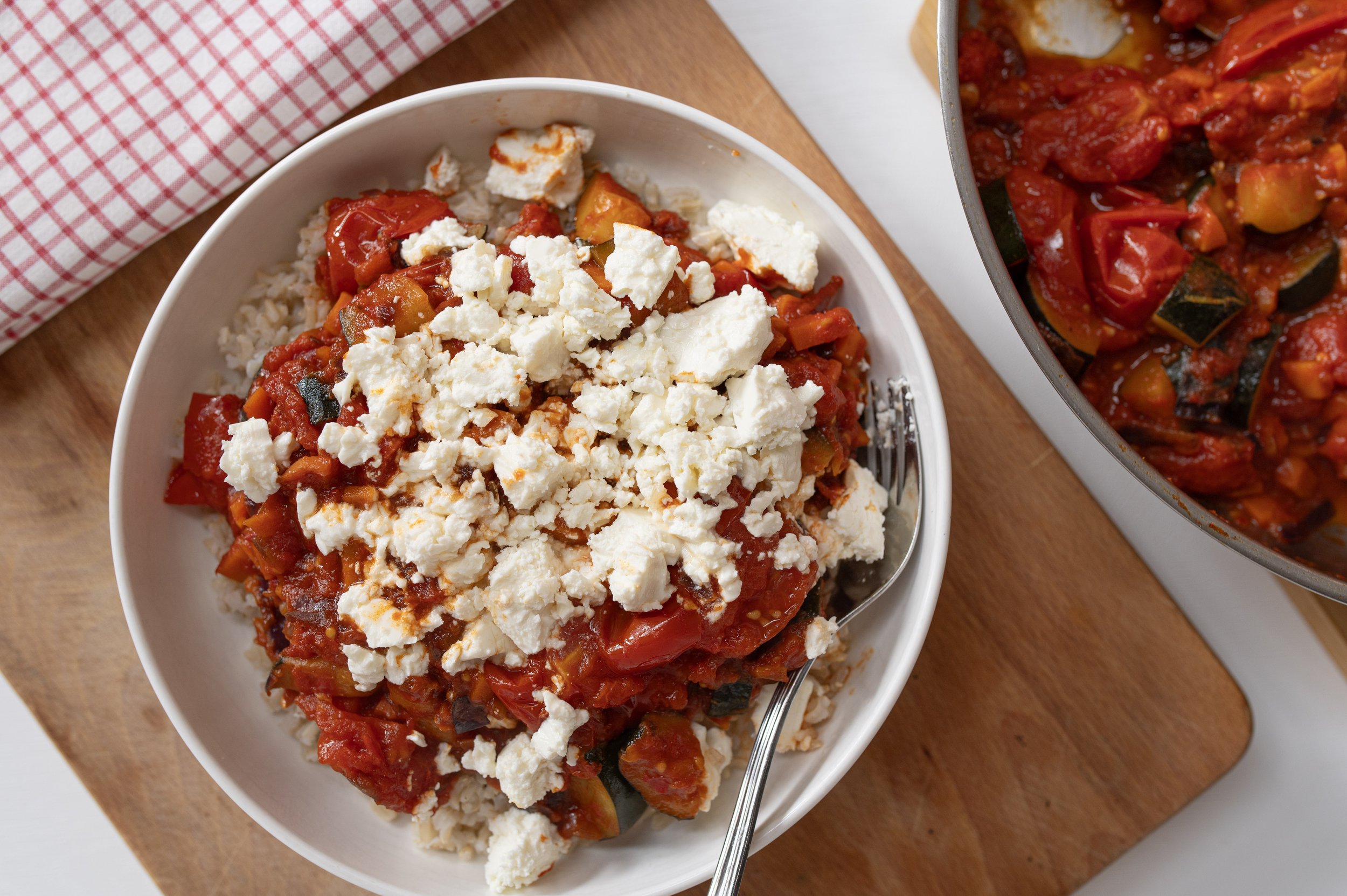 Mediterranes Schmorgemüse mit Vollkornreis &amp; Feta