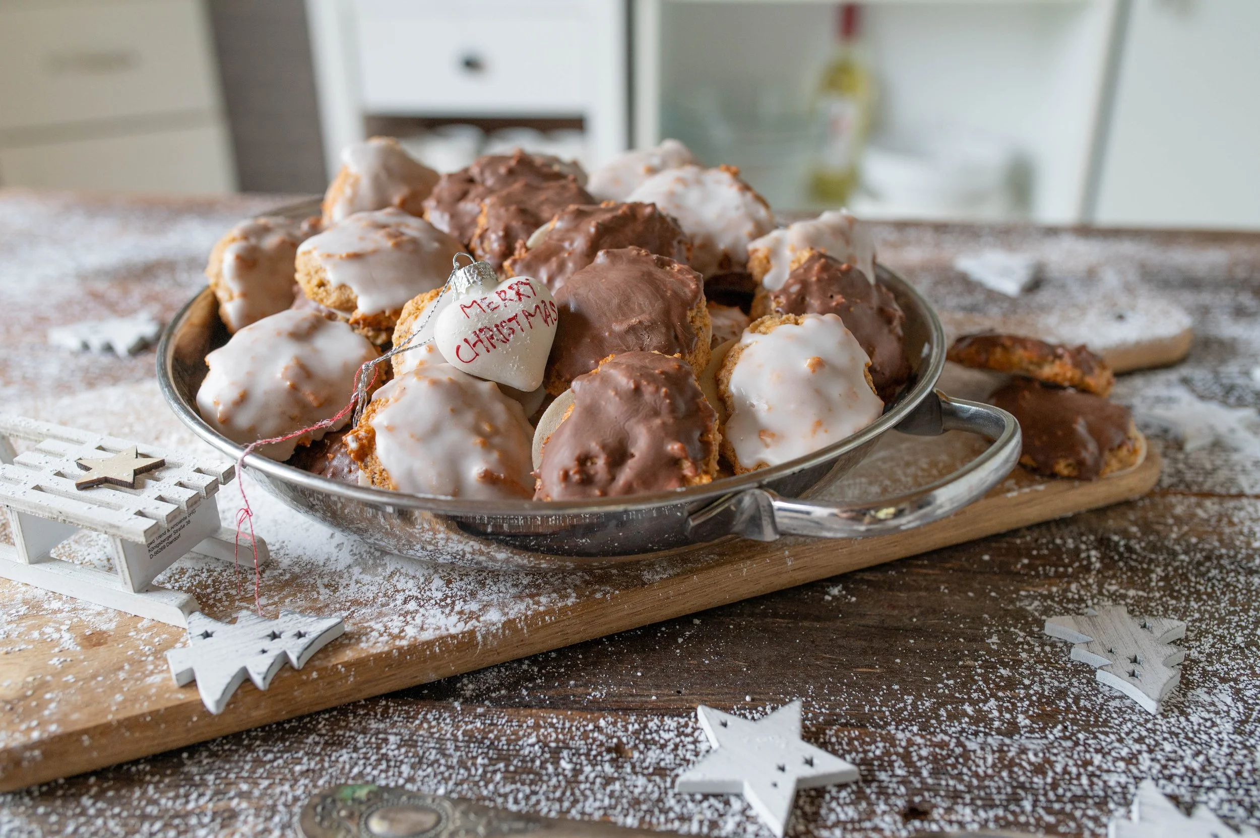 Saftige Kartoffel Lebkuchen Plätzchen mit zweierlei Glasur – Einfache Weihnachtsplätzchen