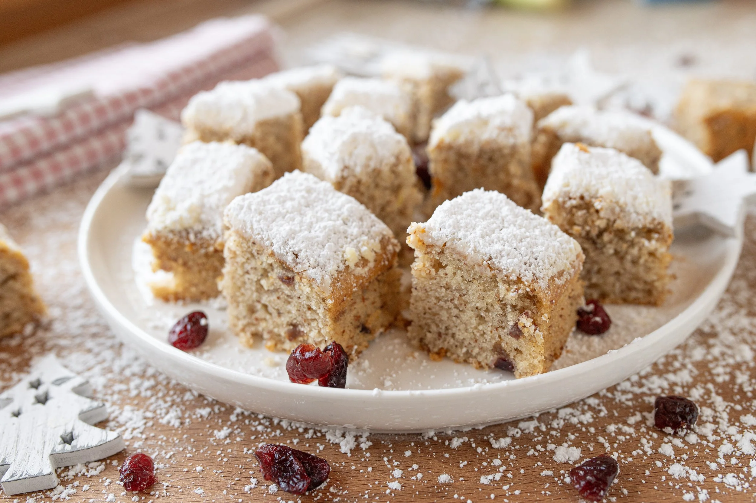 Weihnachtliche &amp; Saftige Quarkstollen-Würfel – Der geniale Stollen-Genuss ohne Hefe 