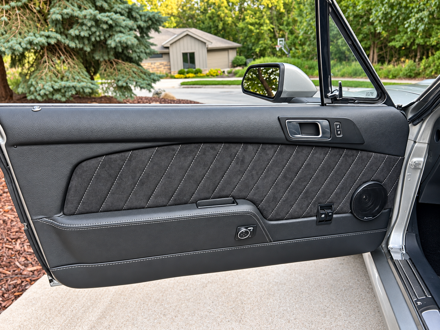 Silver Driver Door.png