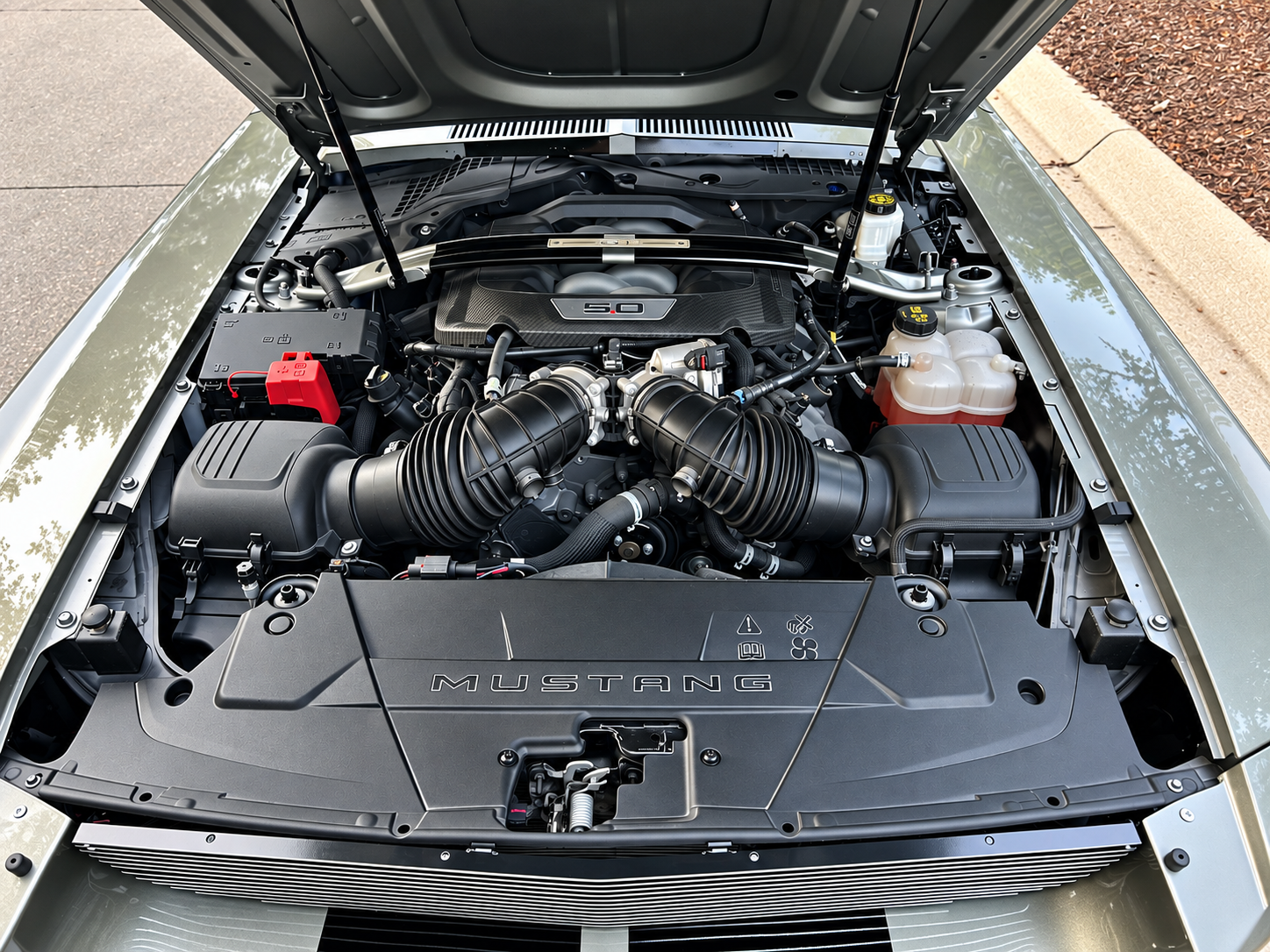 5.0L V8 Engine