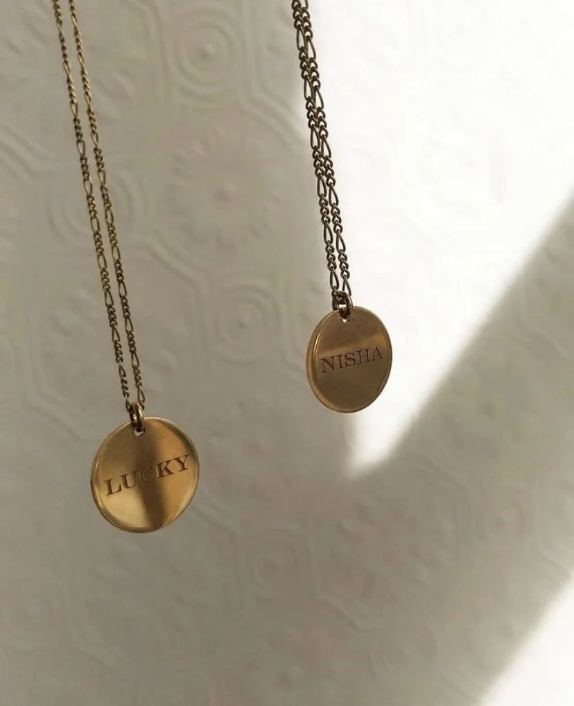 18k Yellow gold engraved pendants (front)