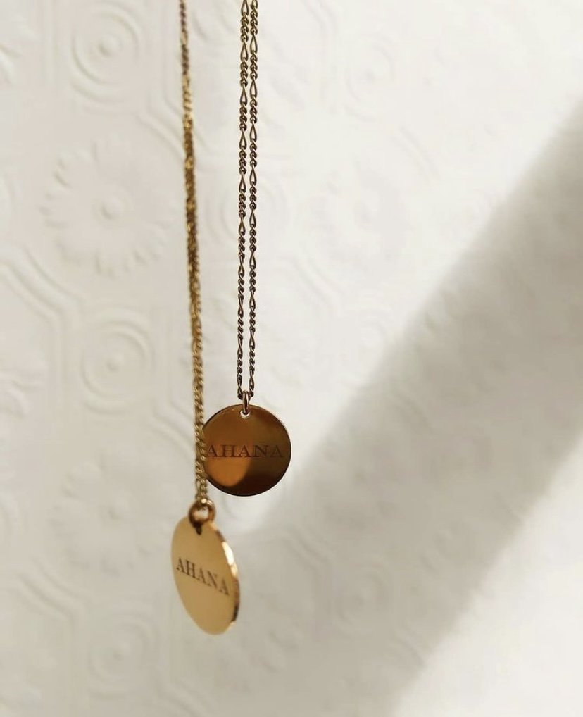 18k Yellow gold engraved pendants (back)
