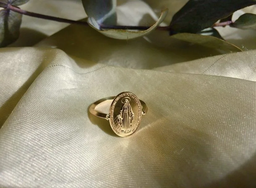 Virgin Mary medallion 9k yellow gold ring