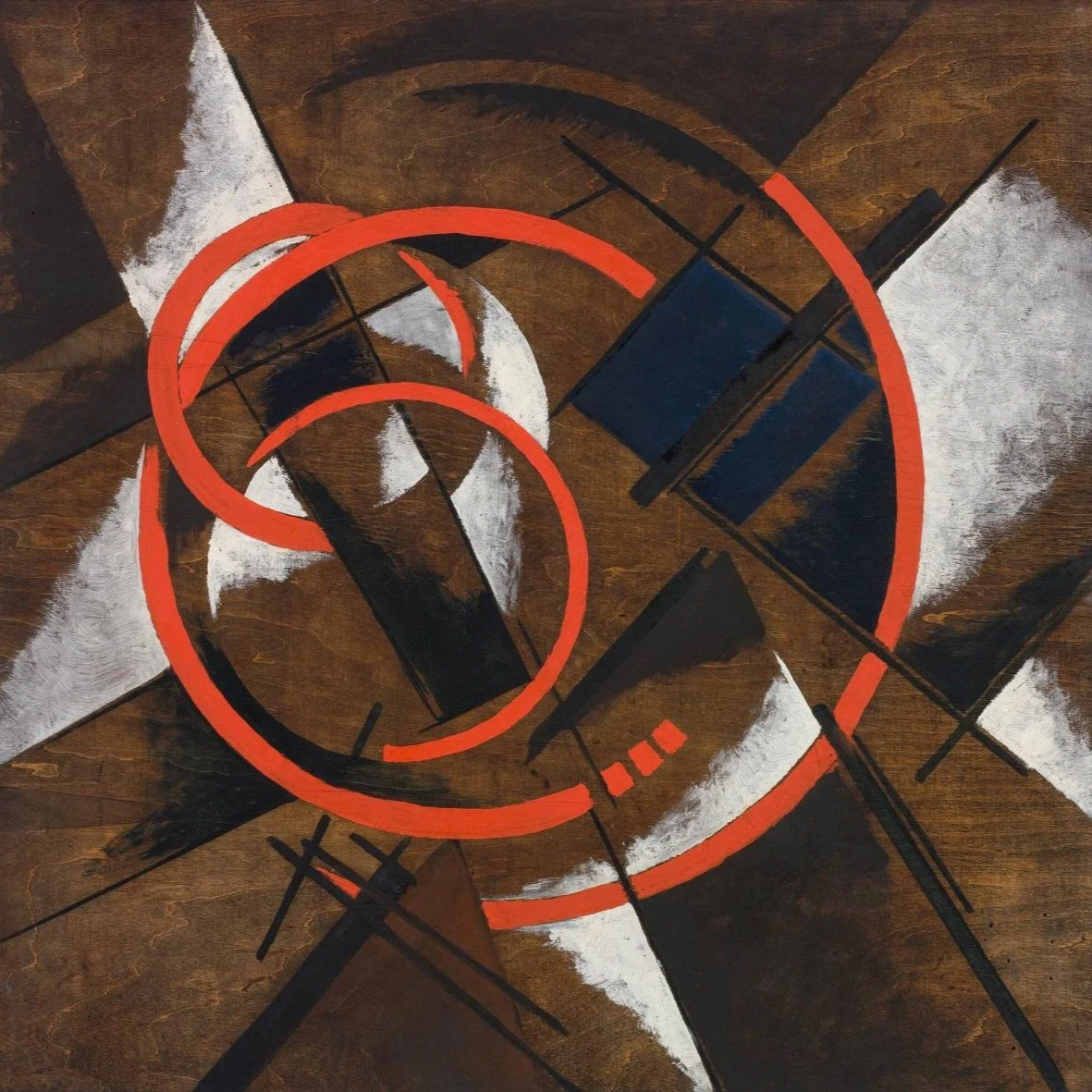 Pintura abstracta con formas geométricas en tonos negros, blancos, azules, y círculos y líneas en color rojo sobre fondo de madera.