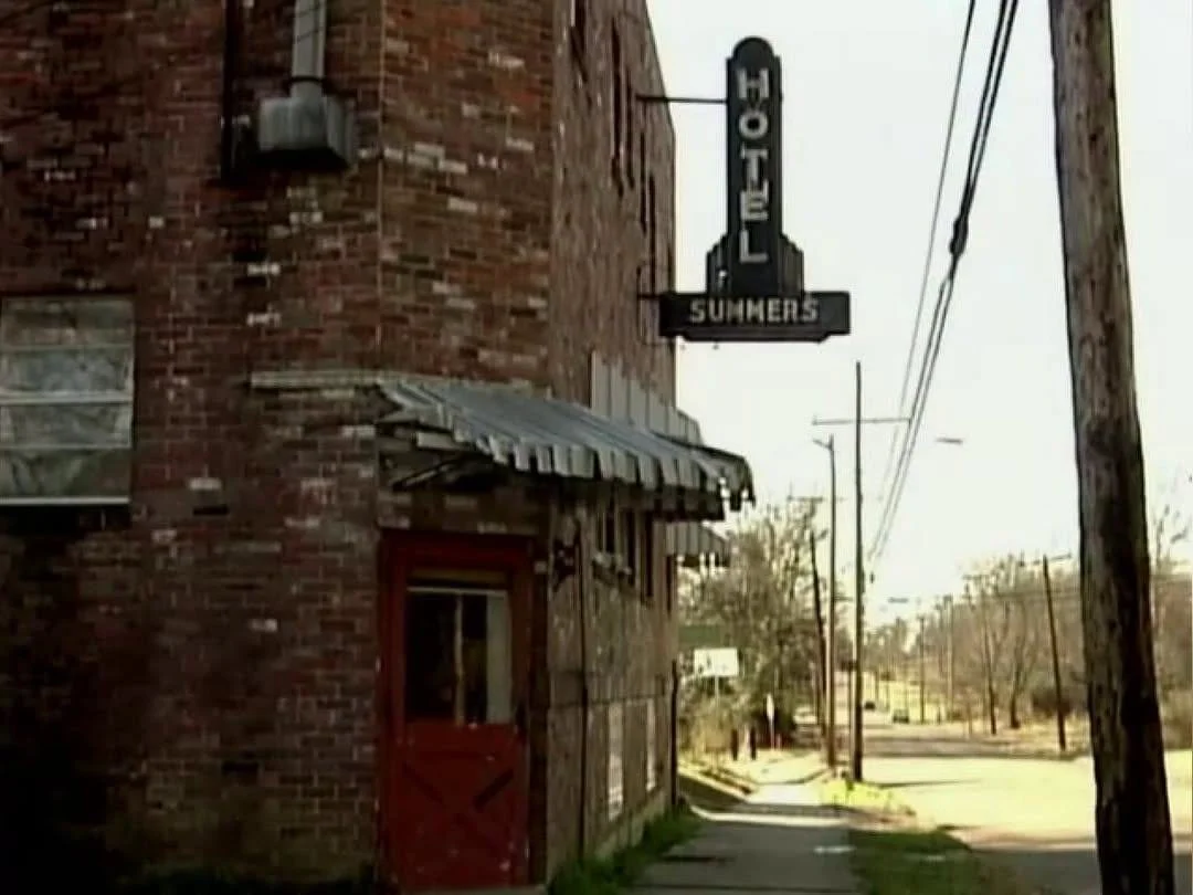 Summers Hotel & Subway Lounge before its demolition in 2004