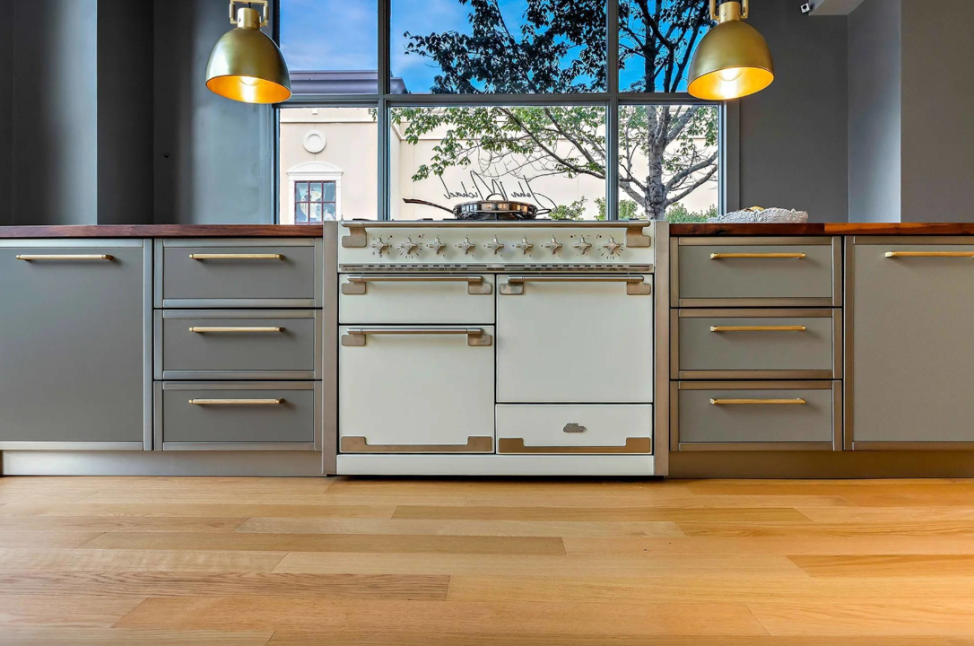 Charlotte, North Carolina | Madison Sedona Trim with Madison inset Stainless Steel custom cabinetry in kitchen