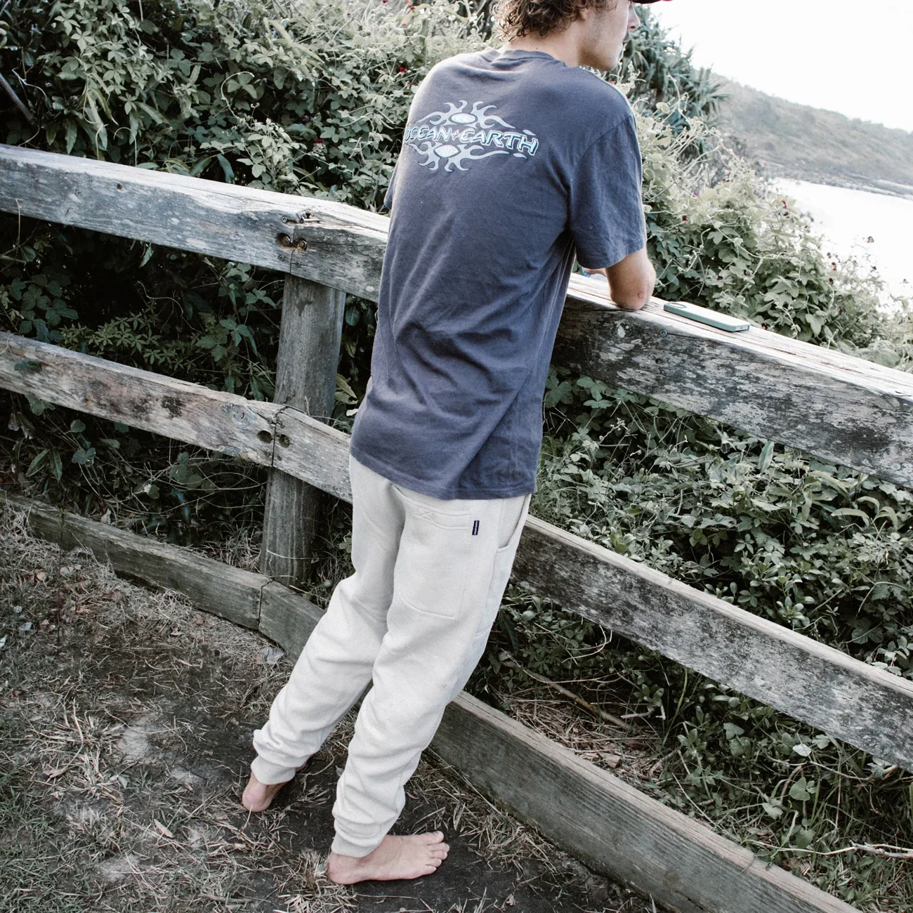 CMTP02223-PRIORITY-TRACK-PANT-Natural-Lifestyle-C_1800x1800.webp