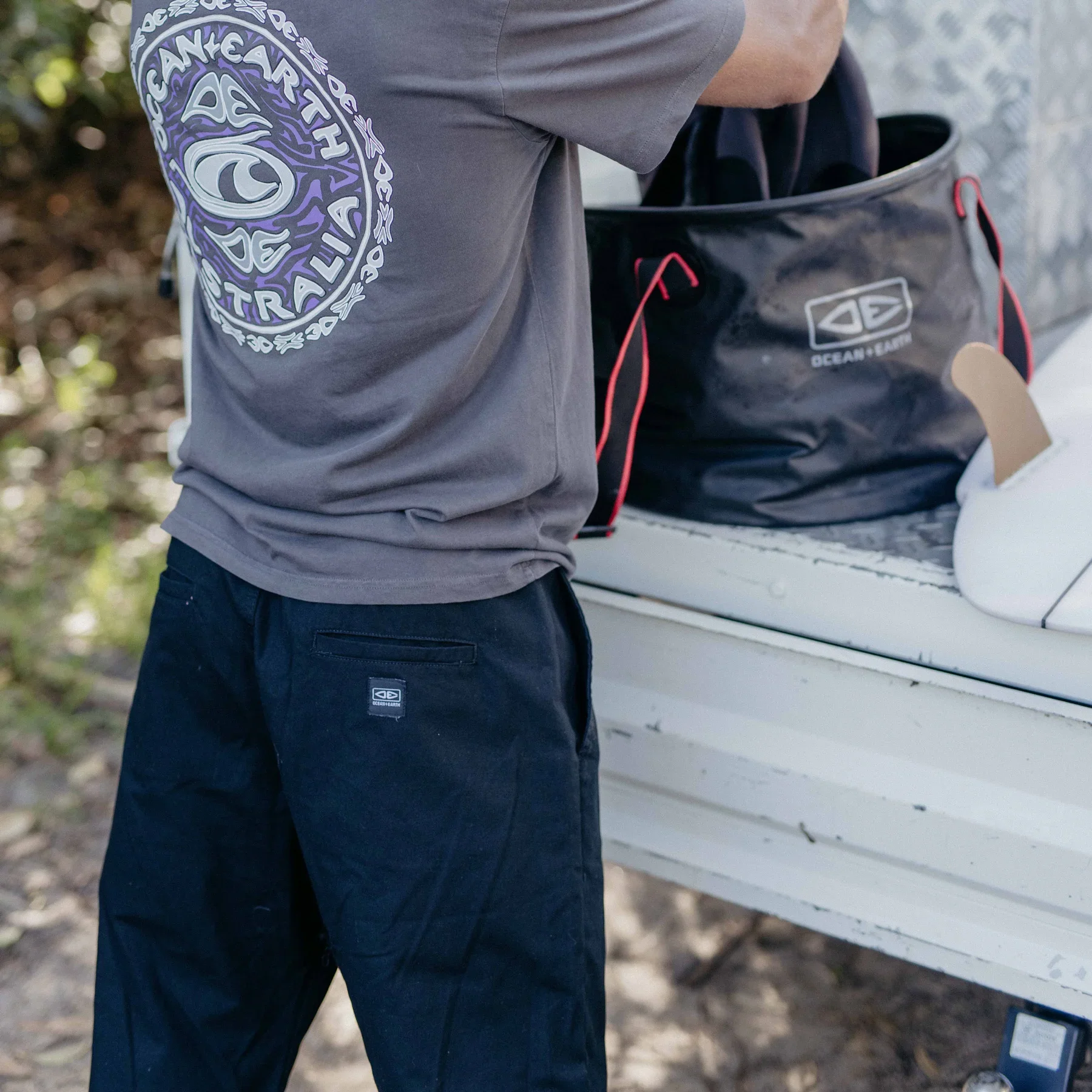 CMPA01123_MENS-SURF-PANT_BLK_LIFESTYLE_1800x1800.webp