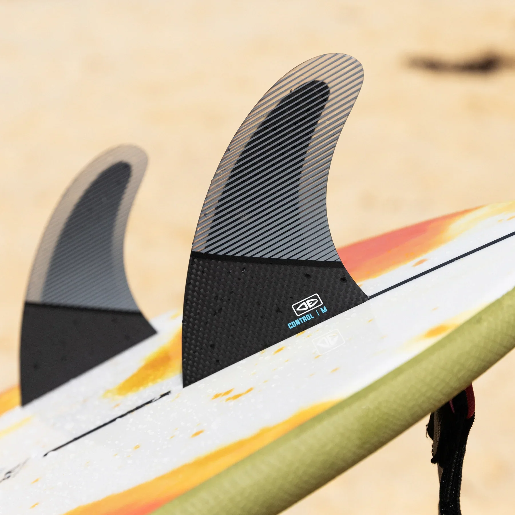 BH24S-OE-2_MED_BLU-SINGLE-TAB-Surfboard-Fin-Lifestyle_1800x1800.webp