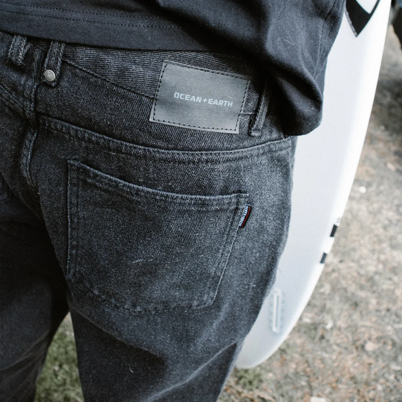 CMJN01224-MENS-LAYBACK-DENIM-JEAN-Black-Lifestyle-A_1800x1800.webp