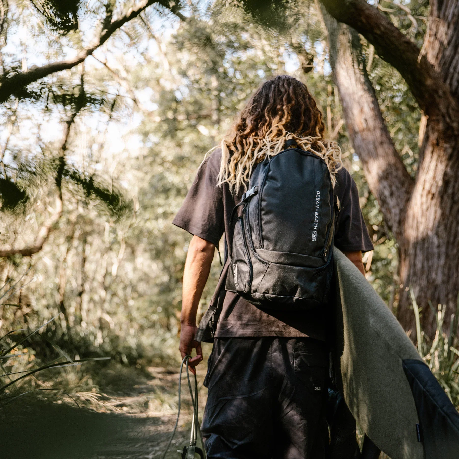 AMTS25-Interceptor-backpack-22-Lifestyle_1800x1800.webp