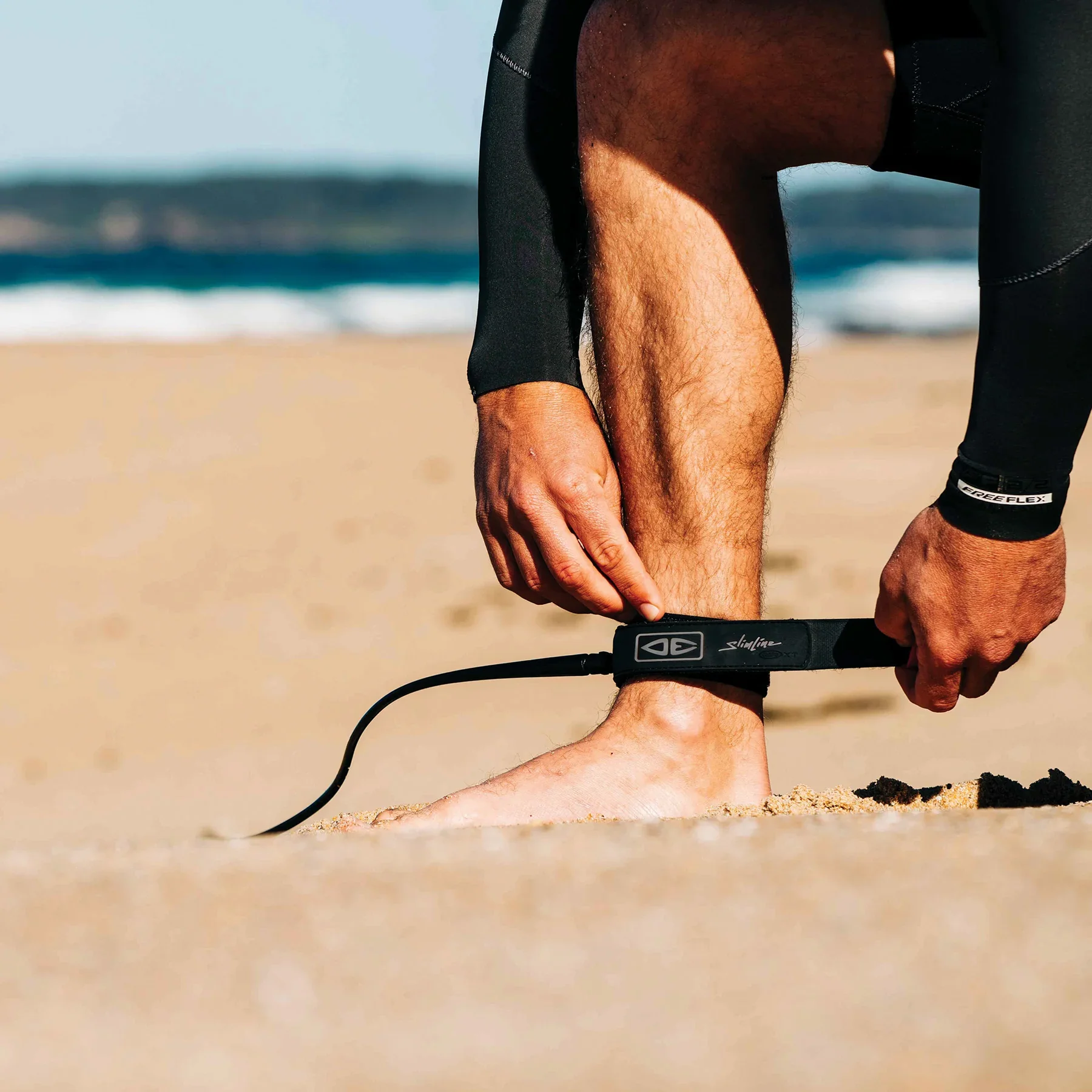 Lifestyle-Slimline-ONE-XT-Leash-22_1800x1800.webp