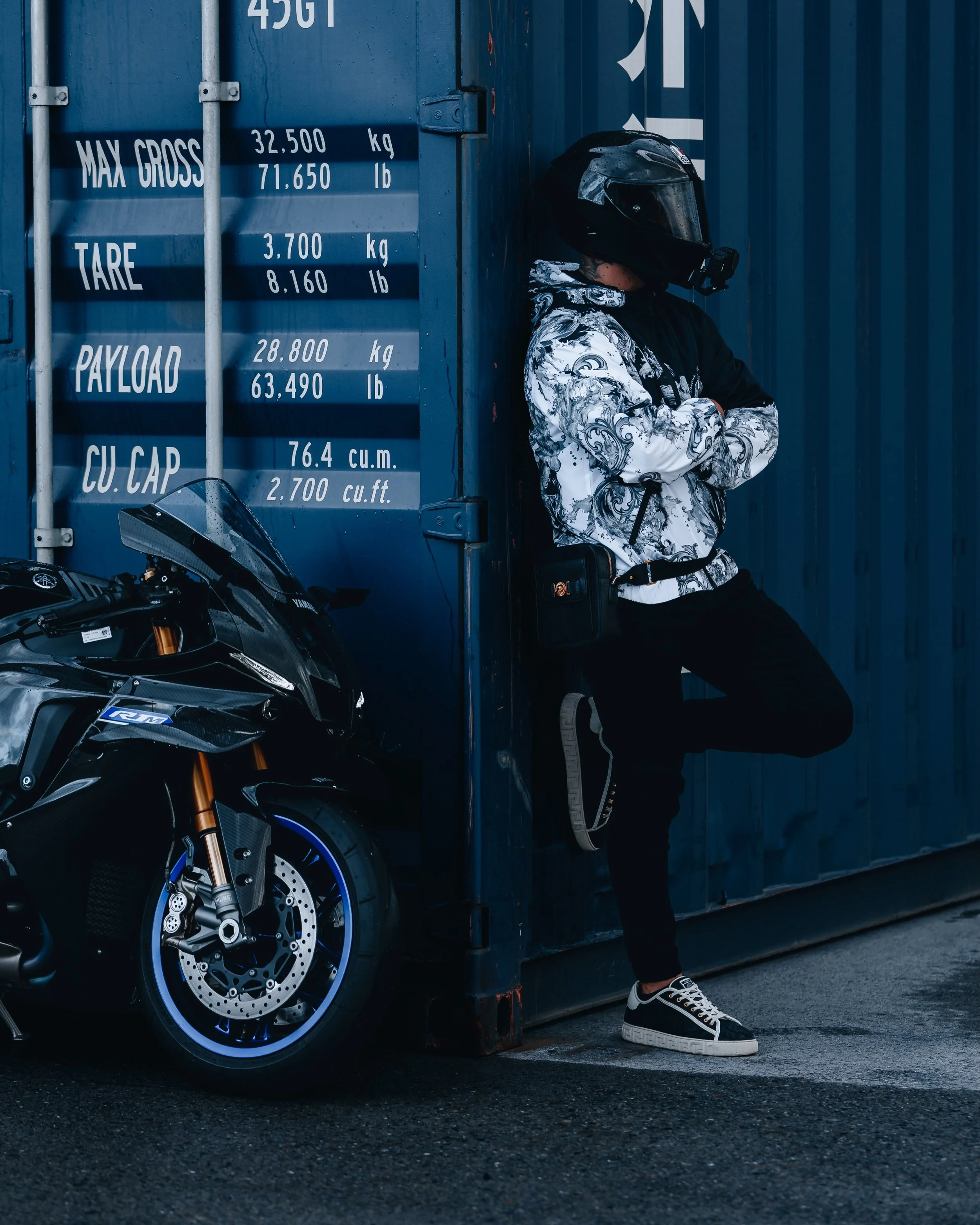 What&rsquo;s your shipment loadout ? 🔫 
Automatic fire R1M 

#superbike #r1m #shipment #yamaha #fullsend