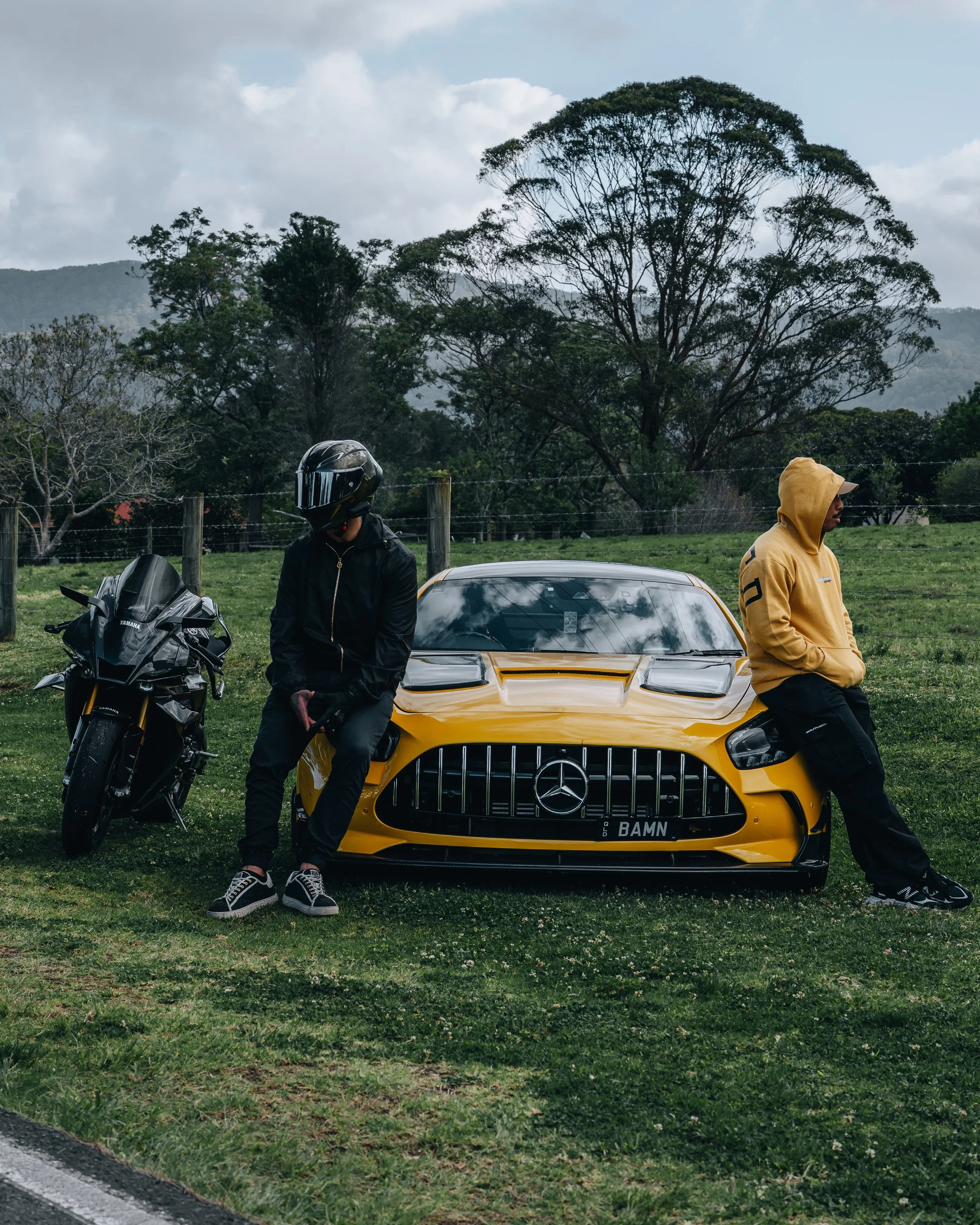200 + 600 + 1.5 horsepower 🐎 

#r1m #amggt #blackseriesamg #superbike #horsepower