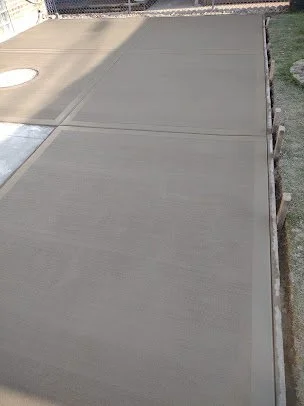 Finished concrete walkway and slab from Fernando Bernal’s project portfolio.